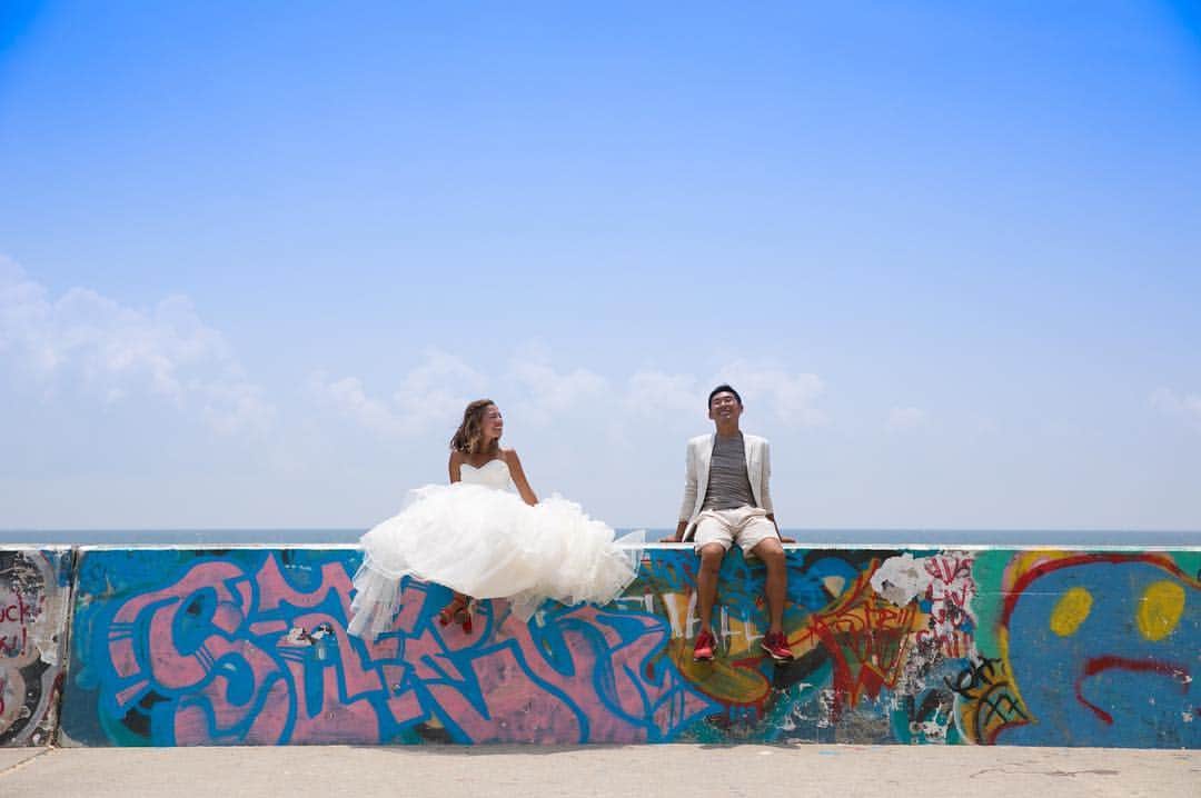 Photopla+（ フォトプラ ）さんのインスタグラム写真 - (Photopla+（ フォトプラ ）Instagram)「@photopla_weddingをフォローして、 『#フォトプラ花嫁』『#フォトプラ』の タグをつけて写真をUPしてみて･ﾟ｡ . —————————— . 青々しいロケーションに、 真っ白な洋装がとっても美しく綺麗なフォト･* カラフルなデザインの壁も真っ白な洋装に合わさって とってもおしゃれで映えていますよね✳︎ リゾート地は珍しい写真スポットがたくさん◎ . ＞＞＞ 『写真だけは残したい』方へ＊* Webから撮影予約できます⚐ @photopla_wedding . ——————————. . オシャレでイマドキな ウェディングフォト発信中♥ . 『#フォトプラ花嫁』『#フォトプラ』の タグをつけて写真をUPしてみて･ﾟ｡ フォトプラのIGでリグラムされるかも♪♪ . #結婚式 #結婚式準備 #プレ花嫁  #卒花 #前撮り #ロケフォト #日本中のプレ花嫁さんと繋がりたい #プラコレ　#ウェディングニュース #ベストアニバーサリー #wedding #2019春婚  #2019夏婚 #2019秋婚  #ウェディングレポ #婚約 #婚約中  #ロケーションフォト  #photopla #ウエディングフォト  #リゾート #リゾート婚 #リゾートフォト #洋装 #洋装フォト #ウェディングドレス」3月30日 18時34分 - photopla_wedding