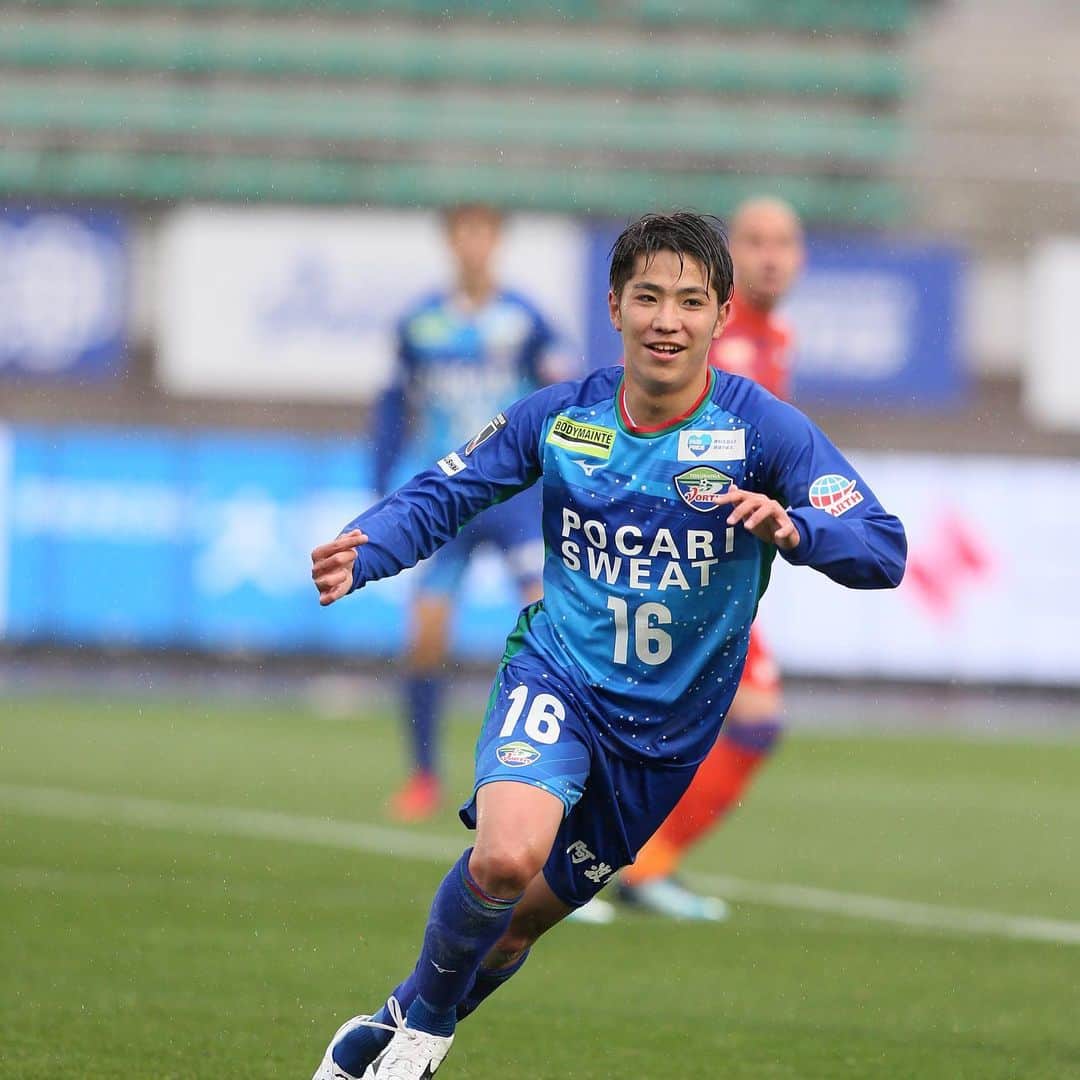 渡井理己のインスタグラム：「応援ありがとうございました！ 初出場、初スタメン、良くなかった部分は、多かったですが、ここから自分らしく楽しくチームの為に頑張りたいです！ とにかく勝てて本当に良かったです😊 これからも応援よろしくお願いします！ #徳島ヴォルティス」