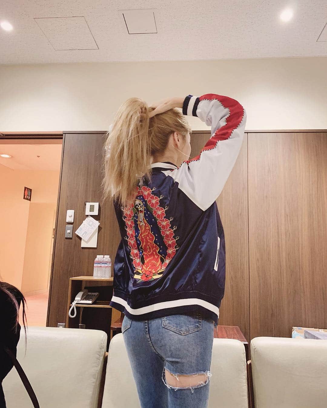 ハン・ジウンさんのインスタグラム写真 - (ハン・ジウンInstagram)「- D-1🥇 🇯🇵 리허설대기중이애요:)」3月30日 18時53分 - jieun_han