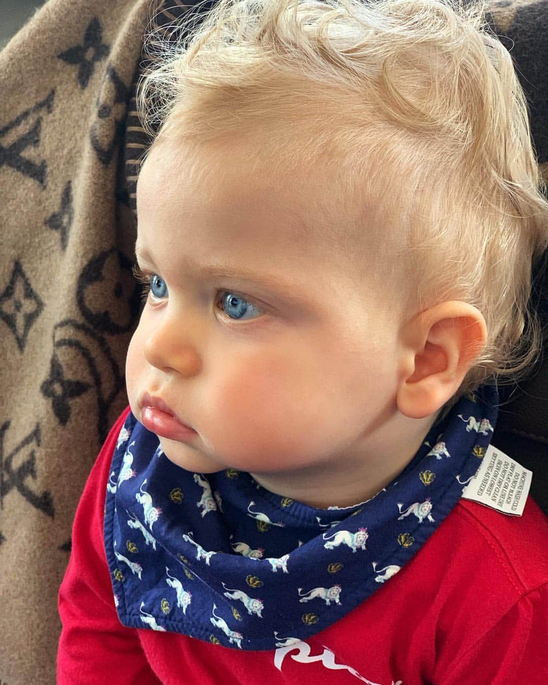 キアラ・フェラーニさんのインスタグラム写真 - (キアラ・フェラーニInstagram)「Saturday morning: Leo watching Teletubbies 🥰 Die for his cheeks and eyes」3月30日 18時47分 - chiaraferragni