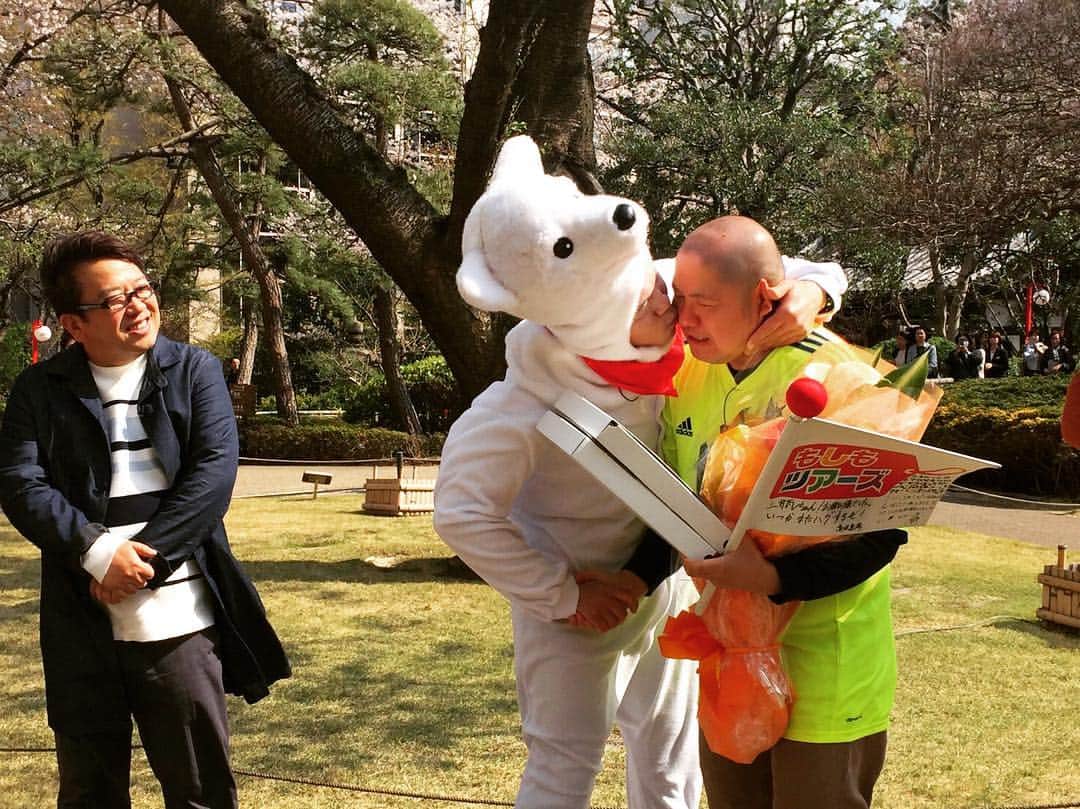 フジテレビ「もしもツアーズ」さんのインスタグラム写真 - (フジテレビ「もしもツアーズ」Instagram)「三瓶ちゃん‼️ トルコでも頑張ってね🐶🌸‼️ 😁😁😁😁😁😁😁😁😁😁 #ガラタサライ #ん #ばんごはん #れんこん #三角形 #瓶詰め 😋😋😋😋😋😋😋😋😋😋 #下手くそなタテ読みメッセージ #🤣」3月30日 18時57分 - moshitsua_official