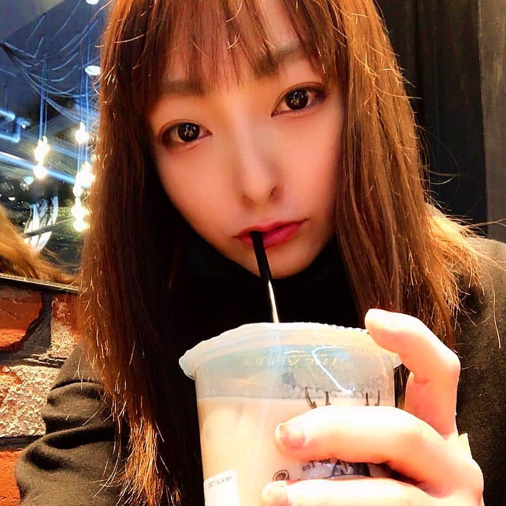 のインスタグラム：「Sweets are not my thing... #THEALLEY #鹿角巷 #셀카 #셀스타그램 #버블티 #珍珠奶茶 #」