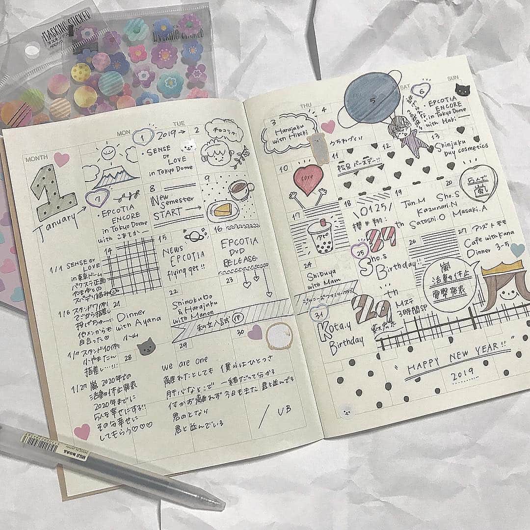 SUCLEさんのインスタグラム写真 - (SUCLEInstagram)「#手帳﻿ やっぱりアナログ手帳も捨て難い♡﻿ ﻿ イラストやカラーで、あなただけのかわいい時計を作ってみては？﻿ ﻿ ぜひ参考にしてみてください👀﻿ ﻿ photo by @__moe08yj ﻿﻿﻿ Sucle のBASEにて、Sucleオリジナル巾着ポーチを販売中✨﻿ ﻿ プロフィールのURLかストーリーズのURLからジャンプできるので、ぜひチェックしてみてください！﻿ ﻿ @sucle_ では紹介する写真を募集中👧🏻﻿﻿ ﻿﻿﻿﻿﻿ ﻿﻿﻿﻿﻿﻿﻿﻿﻿﻿﻿﻿﻿ タグ付けやハッシュタグをつけてくれた投稿からもピックアップした写真をリポストしています！﻿﻿﻿﻿﻿﻿﻿﻿﻿﻿﻿﻿﻿﻿ #sucle をつける か このアカウントをタグ付けして投稿してね📸﻿﻿﻿﻿﻿﻿﻿﻿﻿﻿﻿﻿﻿﻿ ﻿ #アナログ手帳  #デコ手帳 #イラスト #バッグの中身  #いらすと #イラスト好き #おでかけ #スケジュール帳 #カバンの中身 #バッグの中身 #ディズニー #置き画倶楽部 #インスタ映え #おきが #置き画﻿ #インスタ映え #シュクレ #フォトジェニック #ファッション #お洒落 #かわいい #置き画くら部 #おしゃれさんと繋がりたい #おしゃれ #お洒落さんと繋がりたい #可愛い #ootd #おきがくらぶ﻿﻿ ﻿」3月30日 19時08分 - sucle_