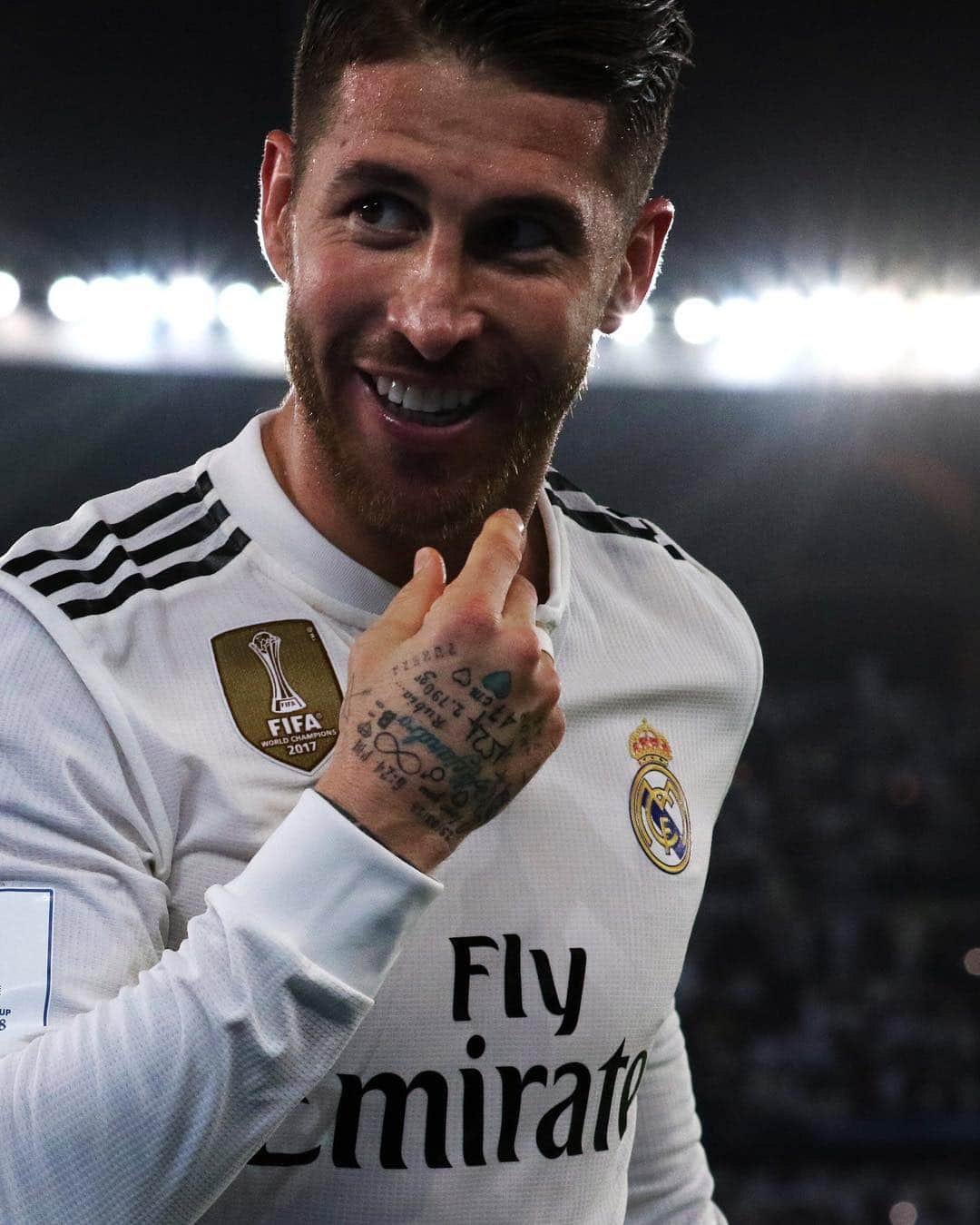 LFPさんのインスタグラム写真 - (LFPInstagram)「💜 B I G 🌟 C A P T A I N 💜 • 🎂 Happy Birthday, @sergioramos! 🎂 • #LaLiga #LaLigaSantander #RealMadrid #SergioRamos #Ramos #Football」3月30日 19時20分 - laliga