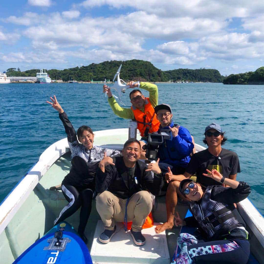 田中律子さんのインスタグラム写真 - (田中律子Instagram)「TOKAIケーブルネットワーク 『田中律子の旅するSUP』シーズン3も、いつものスタッフで撮影🙌🏄‍♀️🌴🌞🤩 シーズン3は沖縄からスタートして、これから毎月色々な場所に旅SUPしまーす🏄‍♀️どうぞよろしくお願いします🙏 沖縄でお世話になった津村さん、お手伝いしてくれたスタッフのみなさま、出会ったみなさま、ありがとうございました❤️ #tokaiケーブルネットワーク  #田中律子の旅するsup  #旅sup  #田中律子  #okinawa #beachlife」3月30日 19時28分 - ri2kotanaka