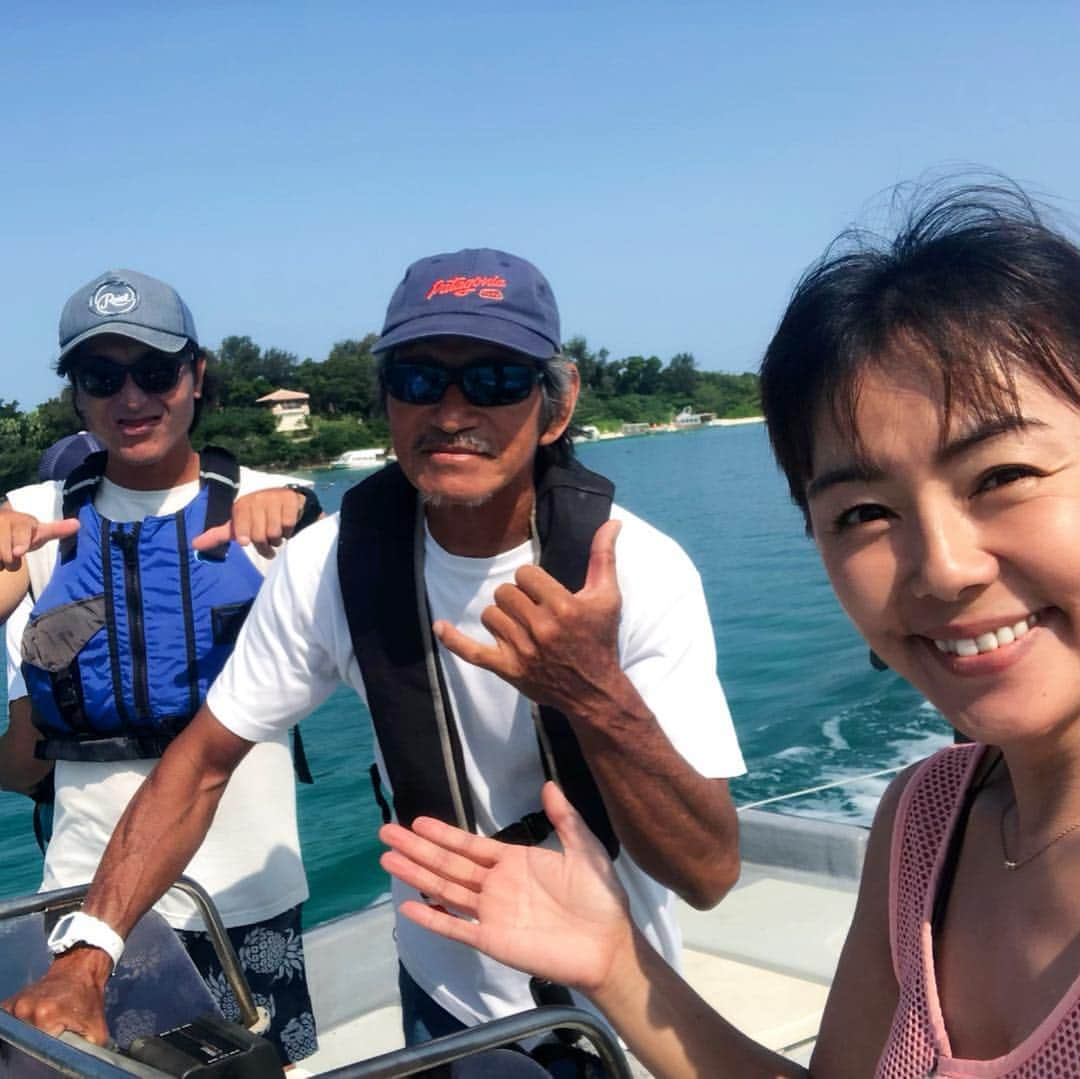 田中律子さんのインスタグラム写真 - (田中律子Instagram)「TOKAIケーブルネットワーク 『田中律子の旅するSUP』シーズン3も、いつものスタッフで撮影🙌🏄‍♀️🌴🌞🤩 シーズン3は沖縄からスタートして、これから毎月色々な場所に旅SUPしまーす🏄‍♀️どうぞよろしくお願いします🙏 沖縄でお世話になった津村さん、お手伝いしてくれたスタッフのみなさま、出会ったみなさま、ありがとうございました❤️ #tokaiケーブルネットワーク  #田中律子の旅するsup  #旅sup  #田中律子  #okinawa #beachlife」3月30日 19時28分 - ri2kotanaka