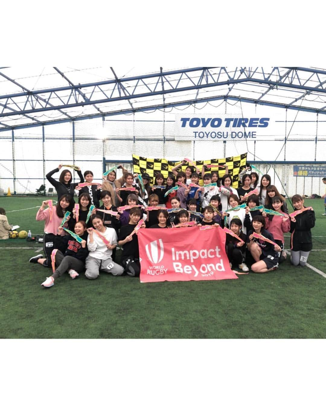 森詩織さんのインスタグラム写真 - (森詩織Instagram)「♡﻿ ﻿ ﻿ 今日は新しい競技 #FIVES を体験してきたよ🏉﻿ ﻿ ルールはほぼラクビーだけど﻿ タックルしたりすることはないので﻿ 女の子も楽しんで出来るスポーツでした😊💓﻿ ﻿ ひさしぶりにスポーツを﻿ チーム戦でやってすっごく燃えた🔥﻿ ﻿ 楽しかったなぁ🥰﻿ 機会があったらみんなもぜひやってみてね🏉﻿ ﻿ プラチナムの子って﻿ 今まであまり関わりがなかったけど﻿ 最近になって増えてきて﻿ さらに今日も仲良くしてくれて嬉しかったな。﻿ ﻿ ﻿ #FIVES﻿ #スポーツ﻿ #スポーツ女子」3月30日 19時26分 - mori_shiori