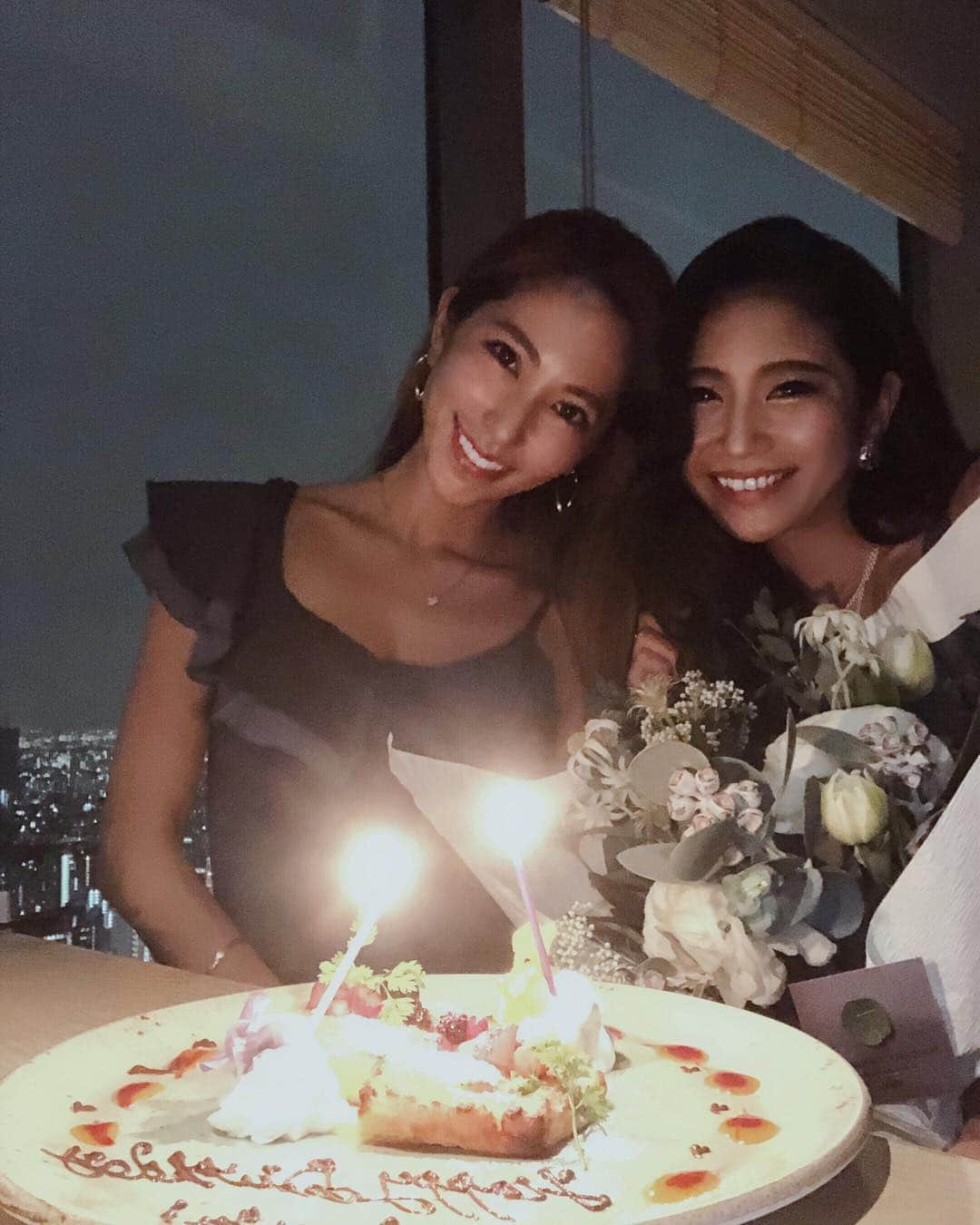 佐藤あずみさんのインスタグラム写真 - (佐藤あずみInstagram)「お誕生日を笑顔で迎えさせてくれてありがとう❤︎ . 20代の時間をたくさん過ごしてくれてありがとう❤︎ これからも宜しくね親友ちゃん❤︎ . #my #birthday #countdown #bday #happy #tome #bff #drink #cheers #biglove #bigsmile #bff #bdp #girls #party #goodtime #funny #japan #japanesegirl」3月30日 19時27分 - azumisato0330