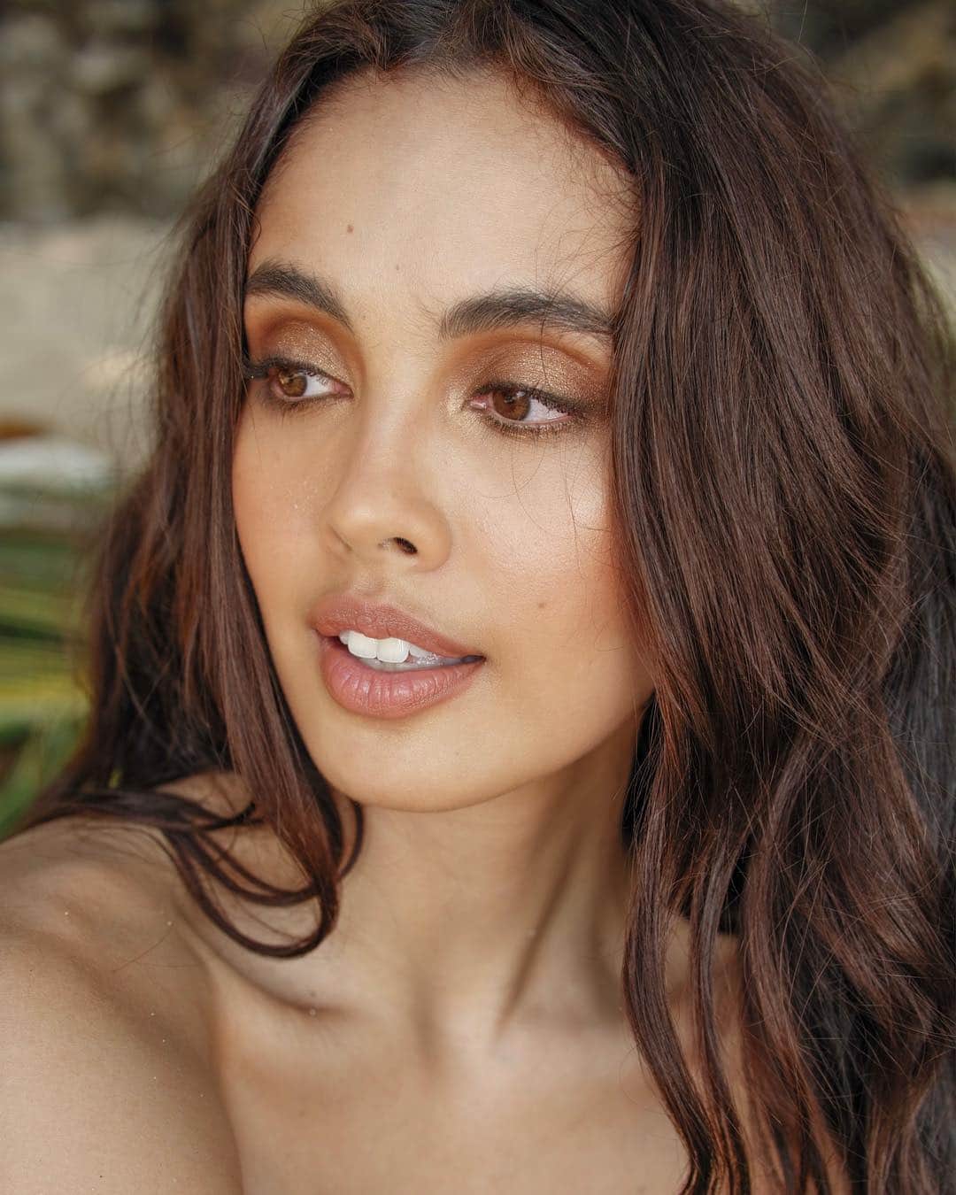 ミーガン・ヤングさんのインスタグラム写真 - (ミーガン・ヤングInstagram)「I absolutely love going to the beach but I also need to make sure that I take care of my skin. Aside from sunblock, I need to nourish my skin from the inside out. 💖 Cosmo Skin's Gift of Beauty Set has both products that I need just for that! I'm getting all that I can because it's only available for a limited time ✨ It's available in all Watsons outlets Nationwide. 🌸 Swipe to see details 🌸 #CosmoSkin #IAmCosmoSkin」3月30日 19時41分 - meganbata