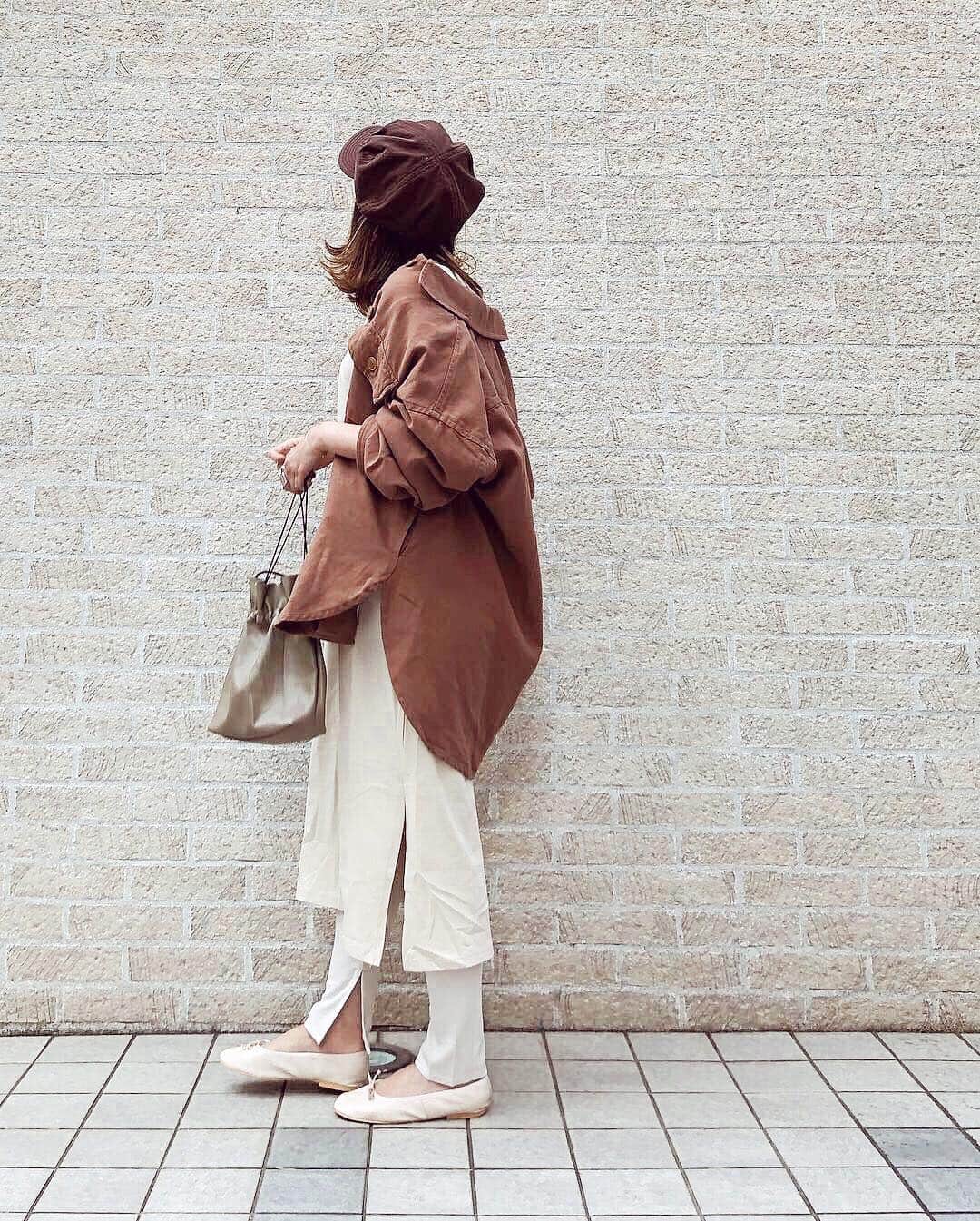 nanaさんのインスタグラム写真 - (nanaInstagram)「ㅤ ㅤ 2019.3.30 Sat #nanacoordinate 𓇼 ななコ 🐼ㅤ ㅤ ㅤ beige 𓇬 brown 𓃟𓃻 blogに詳しく書きます✎*。 ━━━━━☞blogへはtopからﾄﾍﾞﾏｽ𓅩𓂃 ㅤㅤ ㅤ ㅤ ｿﾛｿﾛTシャツﾜﾝﾋﾟを集めにかかりました𓂅 見つけたのは @honeysofficial のｱｸｾ付𓆸*ﾟ ﾍﾞｰｼﾞｭでｻｲﾄﾞｽﾘｯﾄも丈もﾒﾁｬｸﾁｬいい感じ𓀠𓀠𓀠 ｻﾗｯと着心地も良き𓃻 ㅤ ﾚｷﾞﾝｽは @uniqlo のん𓂬*ﾟ ㅤ 久しぶりのｷｬｽは @senseofgracetokyo のん𓋜 ｸﾘｯﾌﾟ📎の刺繍が可愛いねんｹﾄﾞ映ってへん𓀤𓀤𓀤 ﾏﾀｳﾂｼﾏｽ𓀿 ㅤ ㅤ 今日はｺﾚｶﾗ、ｼﾁｭｰとｱｽﾊﾟﾗﾍﾞｰｺﾝ巻き𓀠 ｼﾁｭｰ明日の分残るｶﾅ?? ㅤ ㅤ ㅤ  ㅤ #ワンピース #onepiece #honeys #ハニーズ #ハニマニ #pr #outfit #fashion #ootd #coordinate #大人カジュアル  #locari mery  #beaustagrammer  #シンプルコーデ #プチプラコーデ  #mineby3mootd #instafashion #fashionblogger #fashionista #데일리록 #코디 #옷스타그램 #멋스타그램 #穿搭 #오오티디  #패션스타그램일상 #楽天roomに載せてます #roomインフルエンサー」3月30日 19時44分 - nanapanda517
