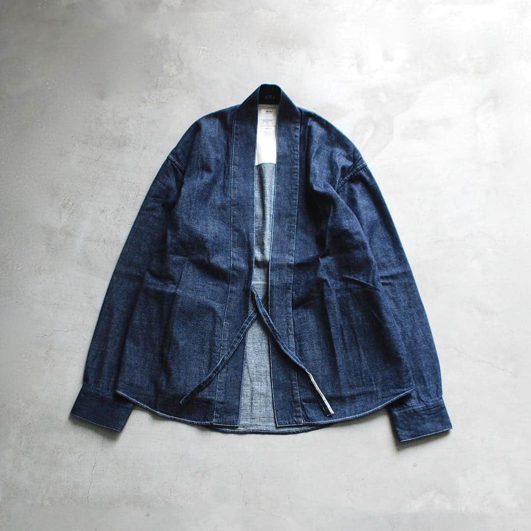 wonder_mountain_irieさんのインスタグラム写真 - (wonder_mountain_irieInstagram)「_ visvim / ヴィズヴィム “SS LHAMO SHIRT ONE WASH” ￥38,880- _ 〈online store / @digital_mountain〉 http://www.digital-mountain.net/shopdetail/000000009028/ _ 【オンラインストア#DigitalMountain へのご注文】 *24時間受付 *15時までのご注文で即日発送 *1万円以上ご購入で送料無料 tel：084-973-8204 _ We can send your order overseas. Accepted payment method is by PayPal or credit card only. (AMEX is not accepted)  Ordering procedure details can be found here. >>http://www.digital-mountain.net/html/page56.html _ 本店：#WonderMountain  blog>> http://wm.digital-mountain.info/blog/20190330-1/ _ #visvim / #ヴィズヴィム #ビズビム styling.(height 175cmweight59kg) cap→ #vailarchive ￥6,480- necklace→ #visvim ￥17,064- tee→ #visvim ￥20,520- pants→ #KAPTAINSUNSHINE ￥32,400- _ 〒720-0044 広島県福山市笠岡町4-18 JR 「#福山駅」より徒歩10分 (12:00 - 19:00 水曜定休) #ワンダーマウンテン #japan #hiroshima #福山 #福山市 #尾道 #倉敷 #鞆の浦 近く _ 系列店：@hacbywondermountain _」3月30日 19時48分 - wonder_mountain_