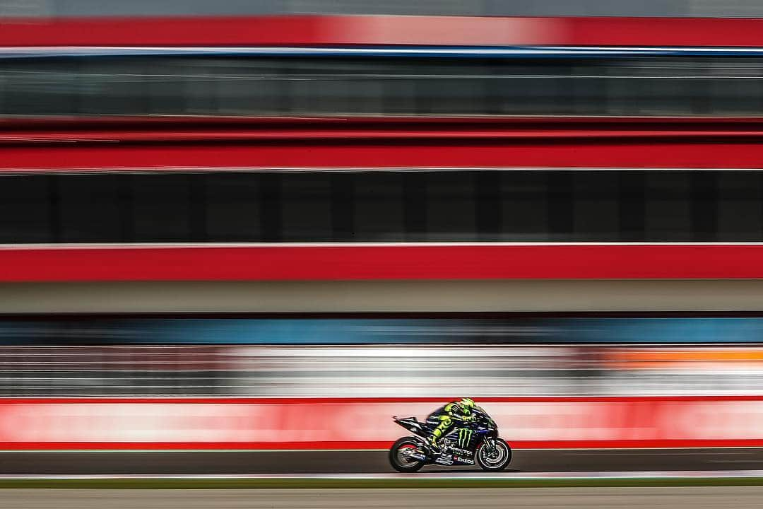 バレンティーノ・ロッシさんのインスタグラム写真 - (バレンティーノ・ロッシInstagram)「Termas de Rio Hondo,Argentina  Friday,free practice 📸 @mighelon @falex79 @gigisoldano Tino Martino」3月30日 20時03分 - valeyellow46