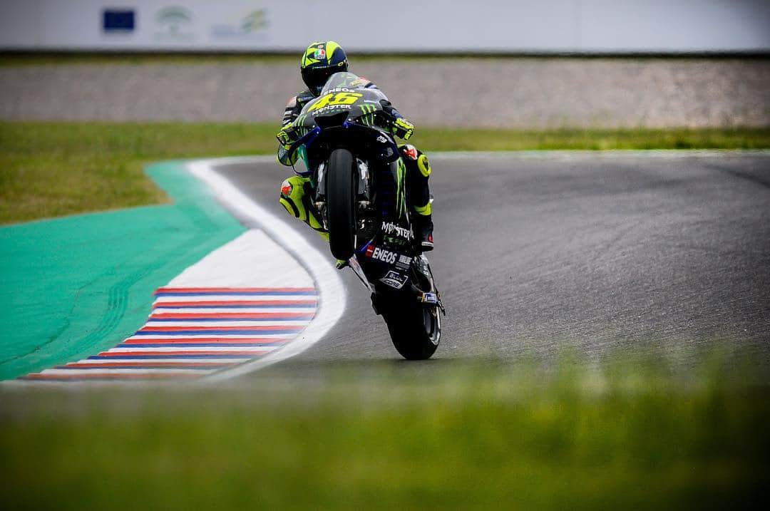 バレンティーノ・ロッシのインスタグラム：「Termas de Rio Hondo,Argentina  Friday,free practice 📸 @mighelon @falex79 @gigisoldano Tino Martino」