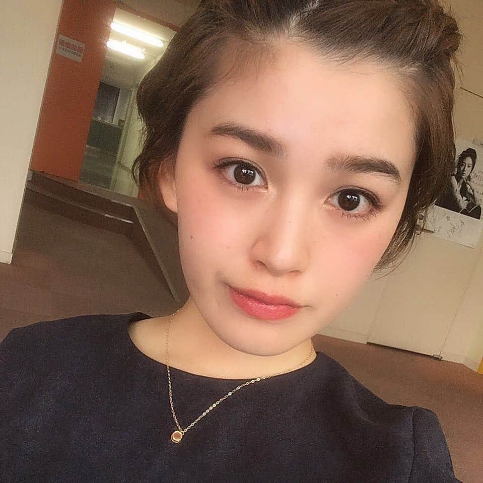 齋藤智奈美のインスタグラム：「____ 今日は #FM甲府 #FM富士 でラジオ出演してきました🌸 .. 緊張したけど、楽しかったな〜 良い経験をさせて頂きました！ ... 久しぶりに自撮りしたけど、 ぎこちなさハンパないwww .」
