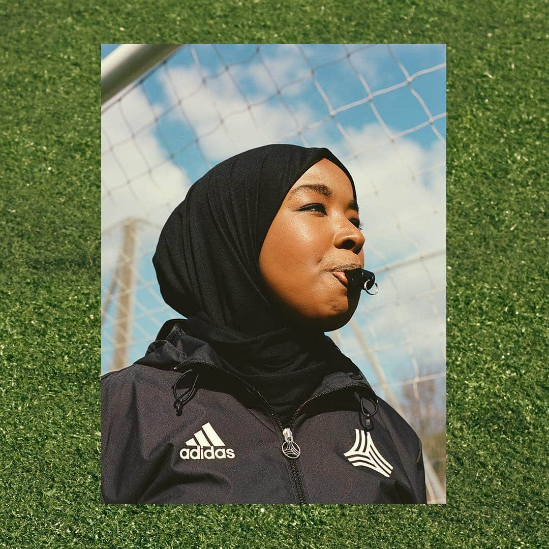 adidas UKさんのインスタグラム写真 - (adidas UKInstagram)「Fadumo is a football referee, coach and founder of Get Girls Active. She describes herself as ‘statistically screwed but still making it happen’. . She’s passionate about gender equality in the game and hosts podcast @sheisoffside to help bring underrepresented conversations to the fore: . "Women who support women bring about the strongest change and that’s what society needs. Growing up and playing sport I never saw women of colour - let alone women that wore a hijab-  taking part in football or any other sport. See it to believe it!" - @fadumo_oo . Nominated by @maryamaa_haibe . This post was created by women, for women ♀」3月30日 20時08分 - adidaslondon