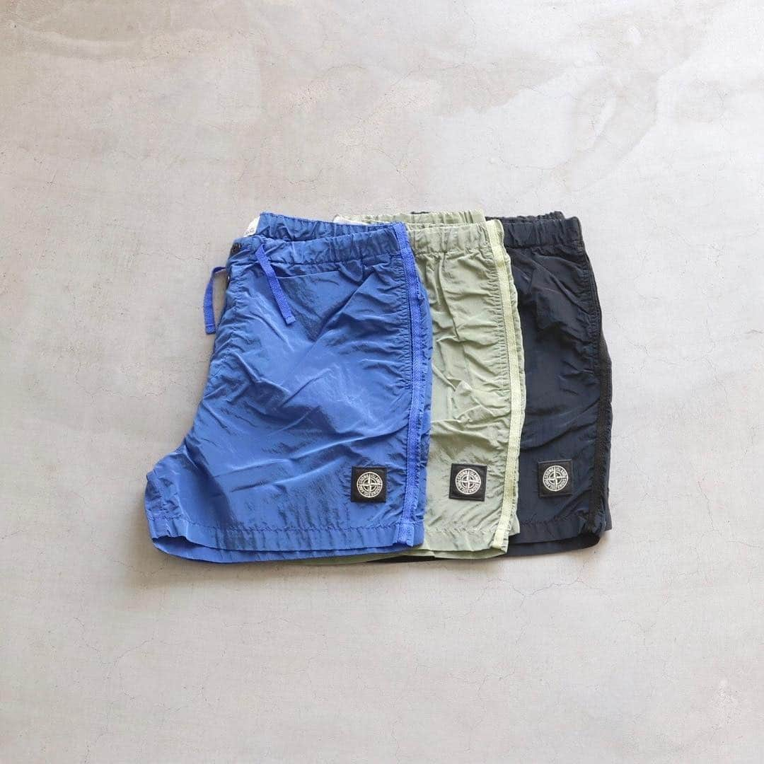 wonder_mountain_irieさんのインスタグラム写真 - (wonder_mountain_irieInstagram)「_ STONE ISLAND / ストーンアイランド "NYLON METAL SWIM SHORTS B0643" ￥23,760- _ 〈online store / @digital_mountain〉 http://www.digital-mountain.net/shopdetail/000000009439/ _ 【オンラインストア#DigitalMountain へのご注文】 *24時間受付 *15時までのご注文で即日発送 *1万円以上ご購入で送料無料 tel：084-973-8204 _ We can send your order overseas. Accepted payment method is by PayPal or credit card only. (AMEX is not accepted)  Ordering procedure details can be found here. >>http://www.digital-mountain.net/html/page56.html _ 本店：#WonderMountain  blog>> http://wm.digital-mountain.info _ #STONEISLAND #ストーンアイランド _ 〒720-0044  広島県福山市笠岡町4-18 JR 「#福山駅」より徒歩10分 (12:00 - 19:00 水曜定休) #ワンダーマウンテン #japan #hiroshima #福山 #福山市 #尾道 #倉敷 #鞆の浦 近く _ 系列店：@hacbywondermountain _」3月30日 20時20分 - wonder_mountain_