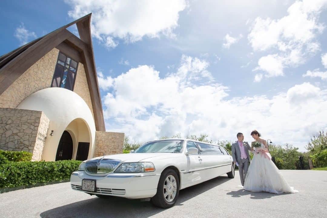 Watabe Weddingさんのインスタグラム写真 - (Watabe WeddingInstagram)「#watabewedding  #watabeweddingguam  #stprobusholychapel  #weddingguam  #guamweddingplanner  #guamwedding  #watabe  #instaguam  #ワタベウェディング  #ワタベウェディングドレス  #ワタベウェディンググアム  #グアムウェディング  #グアム結婚式  #グアム婚  #海外挙式  #海外ウェディング  #セントプロバスホーリーチャペル  #リムジン  #リムジンショット  #チャペル挙式  #リゾートウェディング  #リゾ婚  #プレ花嫁  #式場探し  #ウェディングドレス  #日本中のプレ花嫁さんと繋がりたい」3月30日 20時29分 - watabeguam