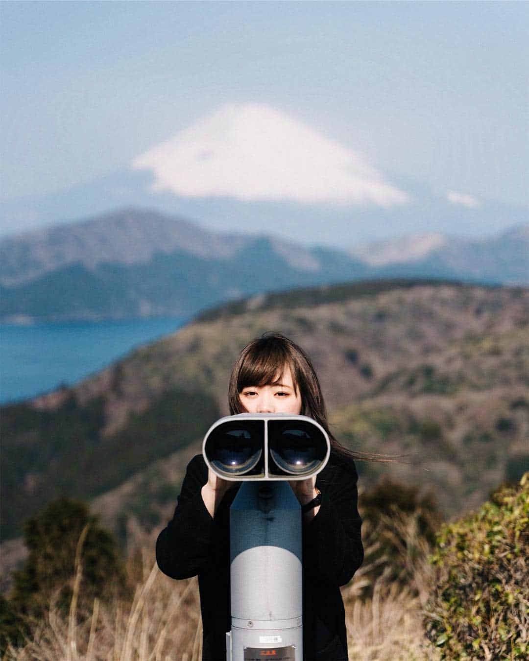 GENTAのインスタグラム：「🗻望遠鏡の向きが逆🙃 ㅤ My original Lightroom presets were released at @curbonjp . Please check the URL on my profile for detail. ㅤ 僕のオリジナルLightroomプリセットが @curbonjp から発売されました。配信されているプリセットは僕が実際に写真編集で利用しているものです。プリセットの詳細はプロフィールのURLからご確認ください。 ㅤ」