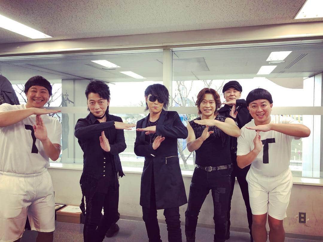 長田庄平のインスタグラム：「T-BOLANさんと奇跡コラボさせていただきました！ #TBOLAN #TT兄弟 #TTTBOLAN #めっちゃ世代 #最初企画聞いた時無茶すぎるだろと思った #まさかのOKだった #皆さんノリノリでTT兄弟やって下さった #いい人過ぎて #離しTくはないも歌いたい #チョコレートプラネット #ENGEI #engeiグランドスラム」