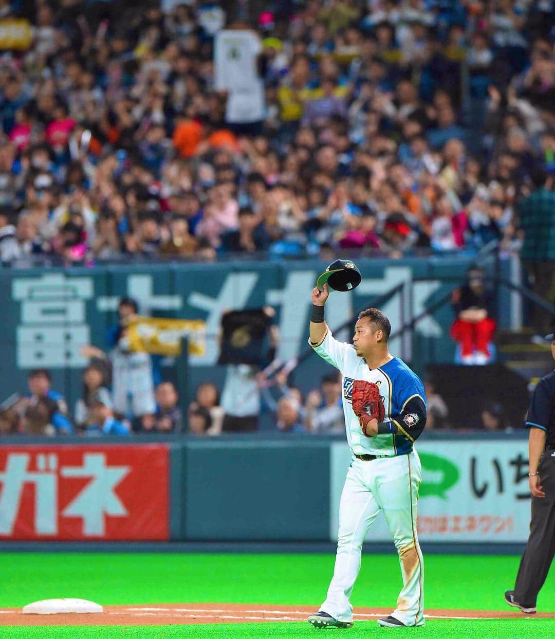 北海道日本ハムファイターズさんのインスタグラム写真 - (北海道日本ハムファイターズInstagram)「Captain⚾️ #lovefighters #飛び出せ新時代 #キャプテン #中田翔 #captain #明日もまた」3月30日 20時47分 - fighters_official