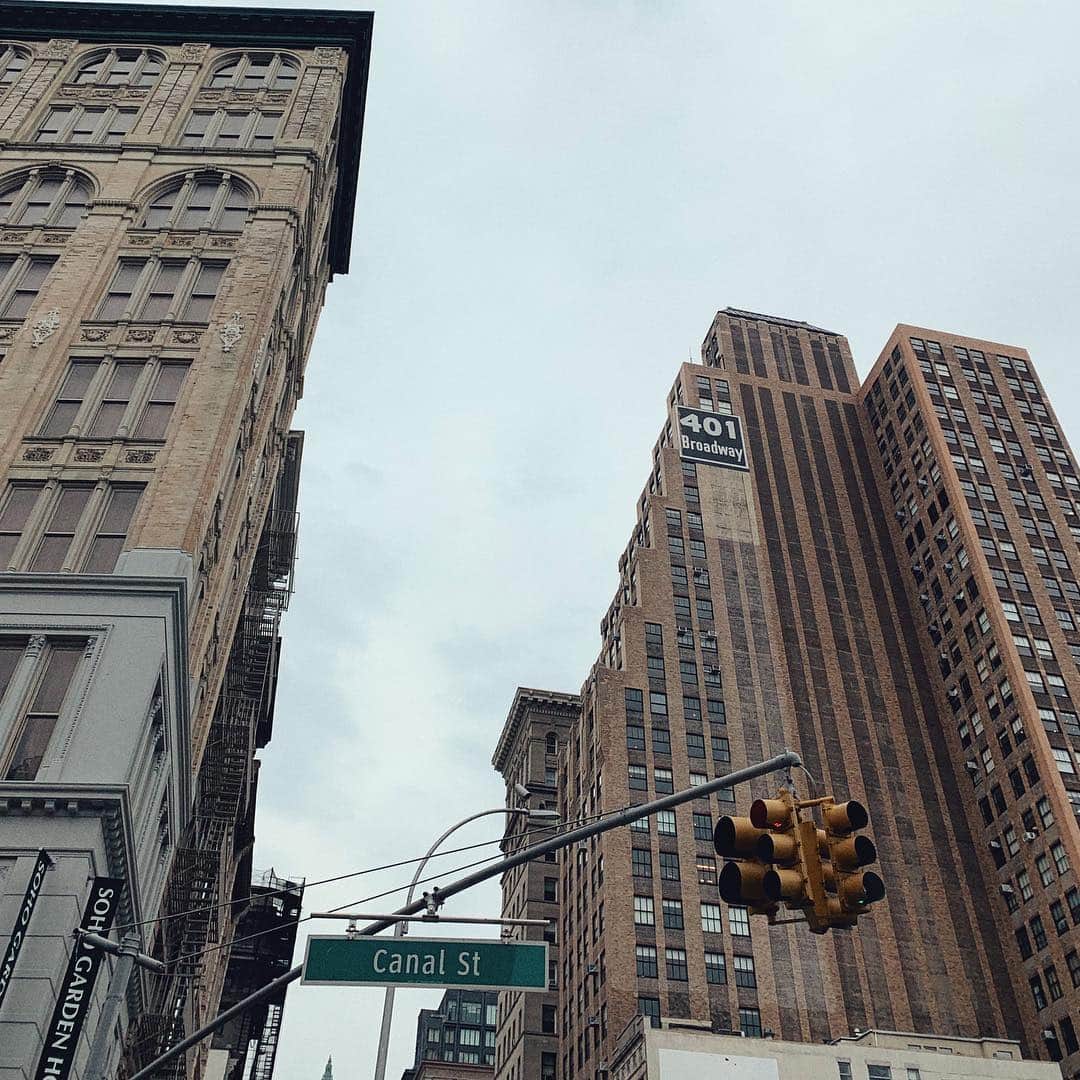 Linda Tolさんのインスタグラム写真 - (Linda TolInstagram)「Canal Street」3月30日 20時44分 - lindatol_