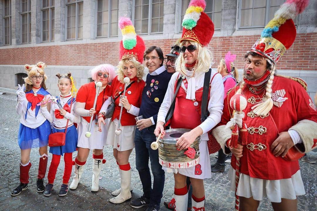 エリオ・ディルポさんのインスタグラム写真 - (エリオ・ディルポInstagram)「Excellente ambiance ce samedi après-midi au Carnaval de Tournai sous un soleil radieux ! #tournai #carnaval #instagood #ambiance」3月31日 2時19分 - eliodirupo