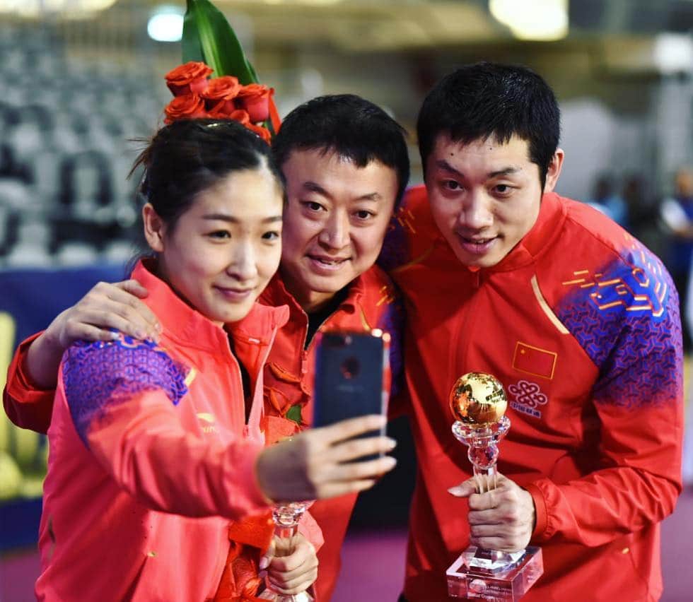 ITTF Worldさんのインスタグラム写真 - (ITTF WorldInstagram)「📸 SMILE!! 😁😁 . Liu Shiwen & Xu Xin win Mixed Doubles 🥇🥇 after beating Mima Ito & Masataka Morizono 3-0 in the final 👏👏 . #ITTFWorldTour #QatarOpen . Photo: @mohammed_alhassani87」3月30日 20時51分 - wtt