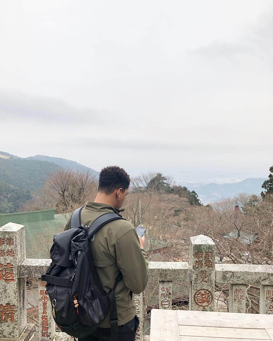 福田愛大さんのインスタグラム写真 - (福田愛大Instagram)「今日は山登りしてきました🔥 どんな時でも最近読んじゃってる😂 約束のネバーランドが4/10まで1巻と5巻のみ無料で配信されてるから見てみて💯💯 #ebookjapan #イーブックジャパン #約束のネバーランド #PR」3月30日 20時59分 - aiofukuda_