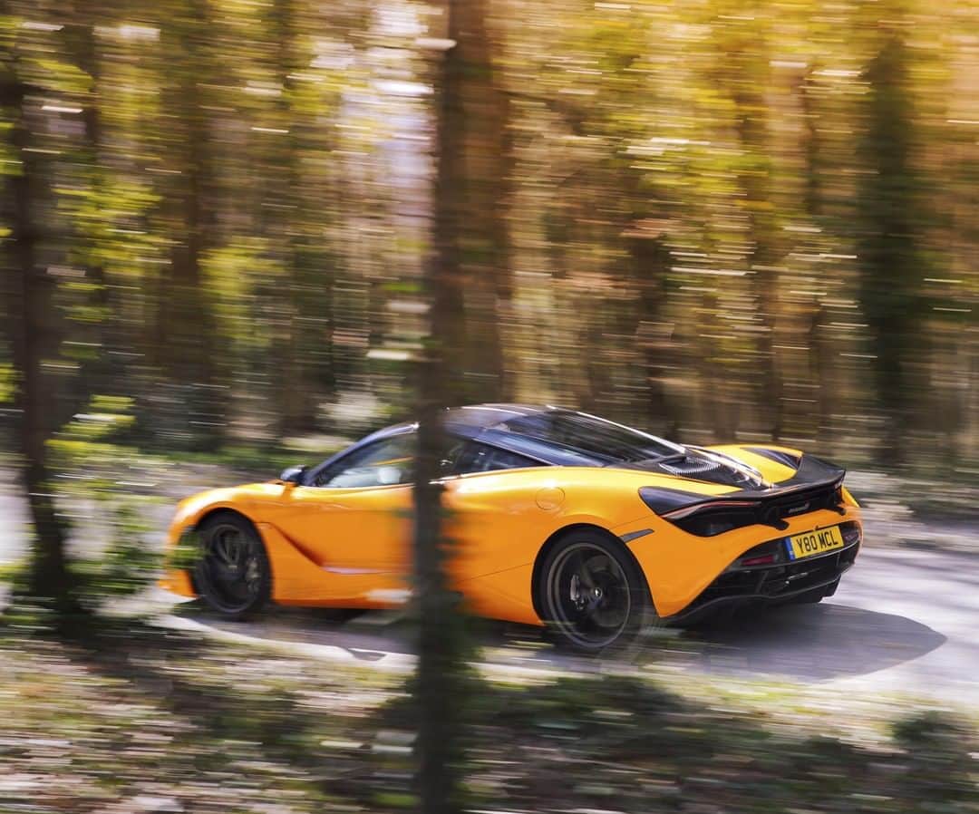 McLaren Automotiveさんのインスタグラム写真 - (McLaren AutomotiveInstagram)「The #McLaren720S looking resplendent in the Spring sunshine at Goodwood. The light catches the McLaren Orange just perfectly doesn’t it?」3月30日 21時00分 - mclarenauto