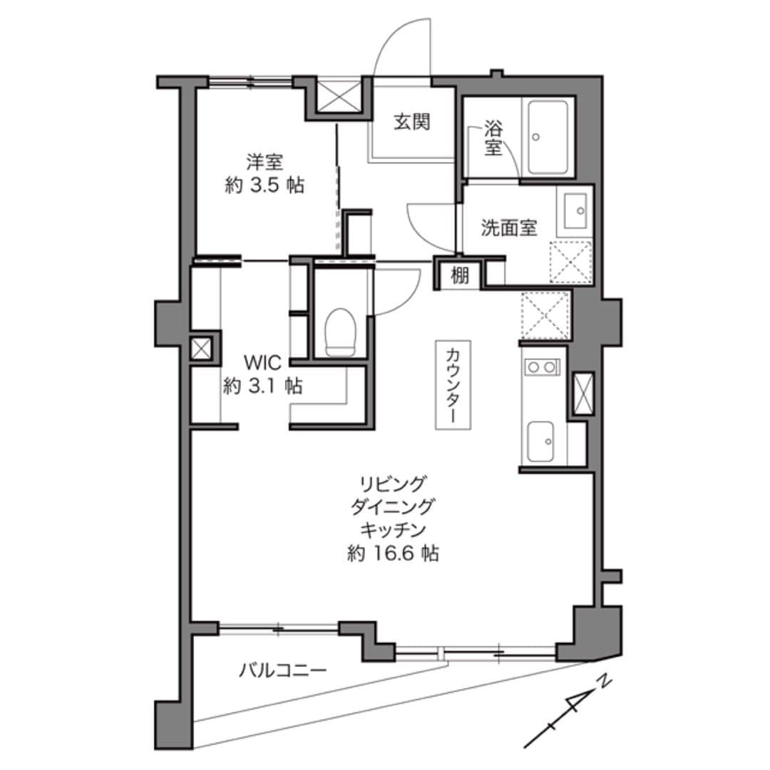 カウカモ ｜『一点もの』の住まいに出会おうさんのインスタグラム写真 - (カウカモ ｜『一点もの』の住まいに出会おうInstagram)「『走ってゆけ』 あの颯爽と駆け抜ける電車のように、今日を全力で楽しもう。造作カウンターで仕事を進め、考えごとには部屋をぐるりと歩いてみる。めまぐるしい日々を味方につけたら、“素晴らしい今日” が続くはず。お気に入りを並べた空間と、足まわり良好な立地。きっと、いまの自分にはぴったりなんだ。 . 浜松町駅 / 1LDK＋WIC / 50.66㎡ --------------- ▶︎バーチャル内見ができるカモ？この物件の詳細はストーリーズ、またはプロフィールのリンクから【 走ってゆけ 】をチェック！→@cowcamo --------------- . #cowcamo #カウカモ . #住まい#暮らし#マイホーム#リビング#ダイニング#キッチン#リノベ#リノベーション#リノベーションマンション#中古マンション#マンション暮らし#ライフスタイル#シンプルライフ#インテリア#インテリアデザイン#インテリアコーディネート#インテリア雑貨#インテリア好きな人と繋がりたい#物件探し#内装 #リビングインテリア#木目調#リビングインテリア#木のぬくもり#無垢床#リビングダイニング#オープンラック#カフェ風インテリア」3月30日 21時01分 - cowcamo