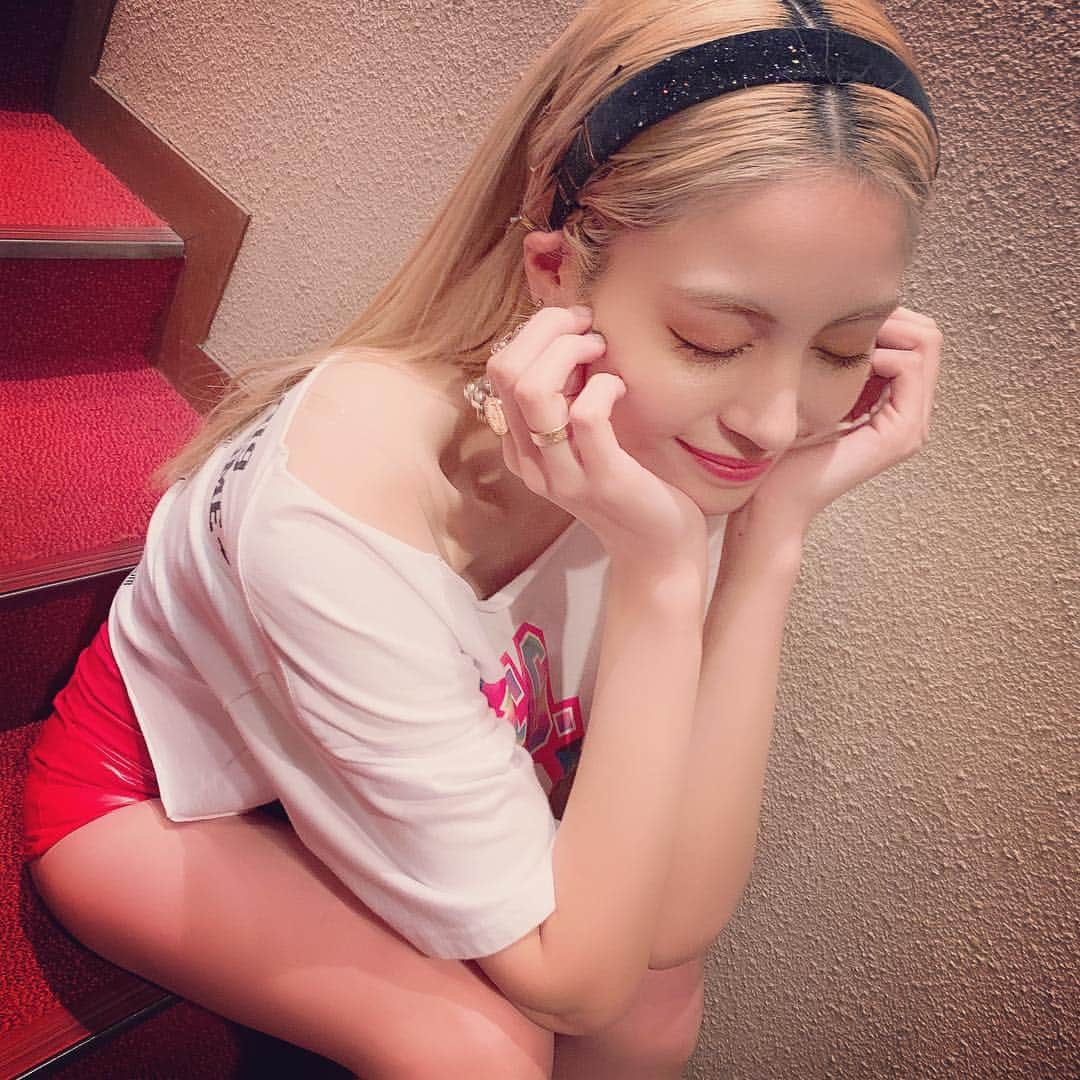 楓さんのインスタグラム写真 - (楓Instagram)「山梨ありがとう🥰 小学生の頃家族でよく旅行に来てた山梨。 ライブで来れて嬉しかった。 また会いましょうね〜😘😘」3月30日 21時11分 - kaede_