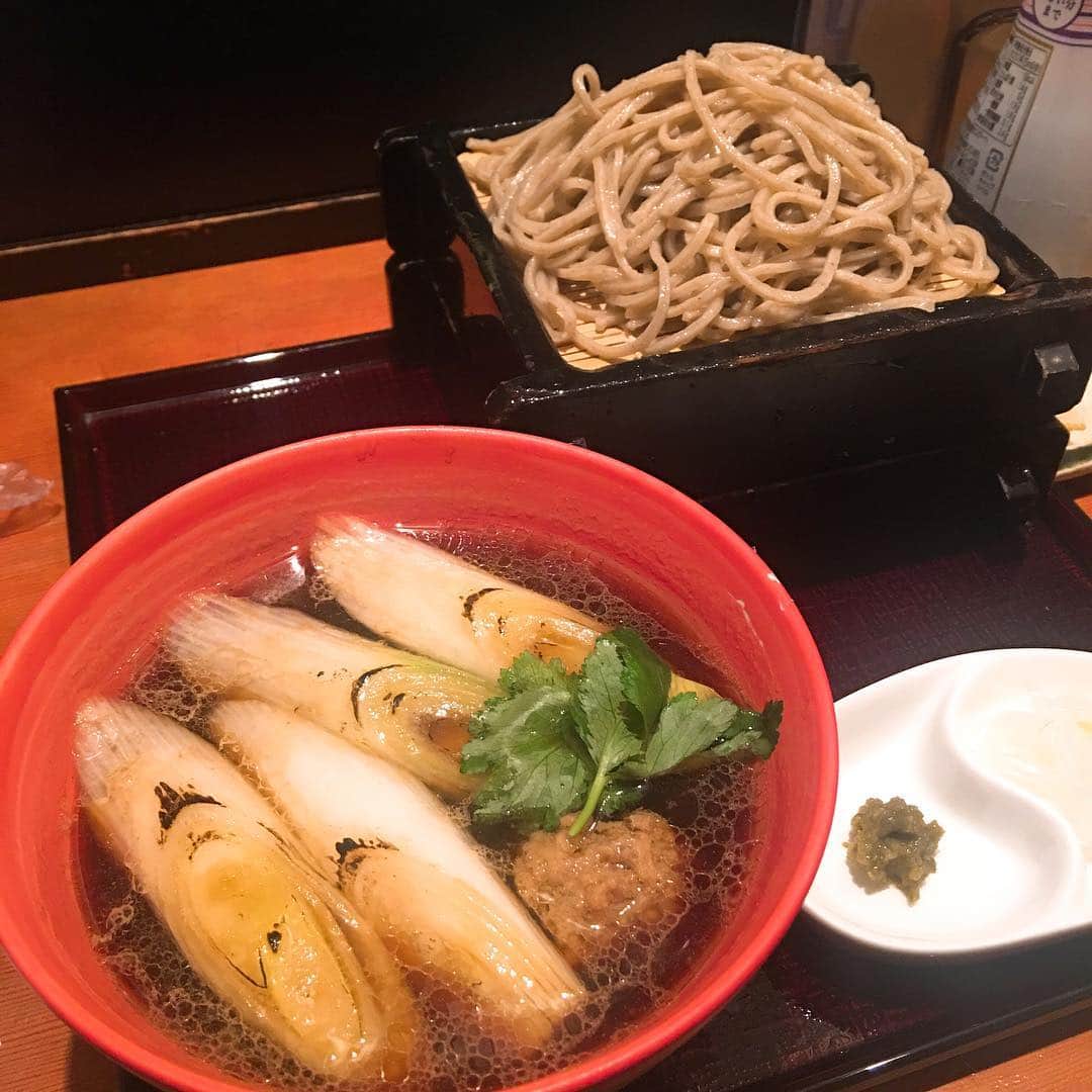 金巻ともこさんのインスタグラム写真 - (金巻ともこInstagram)「鴨せいろと小海老かきあげ。おなかいっぱいすぎる。おいしかったー！！ #蕎麦 #鴨せいろ #天ぷら #手打蕎麦ごとう #代々木上原 #soba #tempura」3月30日 21時11分 - tomotomoco