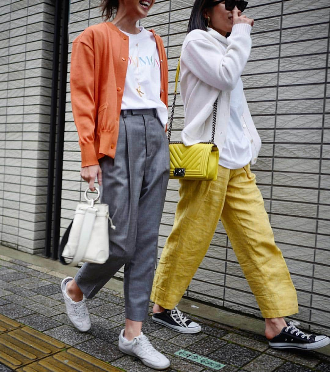 田中彩子さんのインスタグラム写真 - (田中彩子Instagram)「. 🍊 cardigan/pants...#stunninglure  shoes...#adidas bag...#AYAKO Tee...#gypsohila . 🍋 cardigan...#drawer skirf...#jilsander  pants...#aeron bag...#chanel shoes...#converse . . 今年はオレンジも気になる🧡」3月30日 21時15分 - ayako_tanaka_