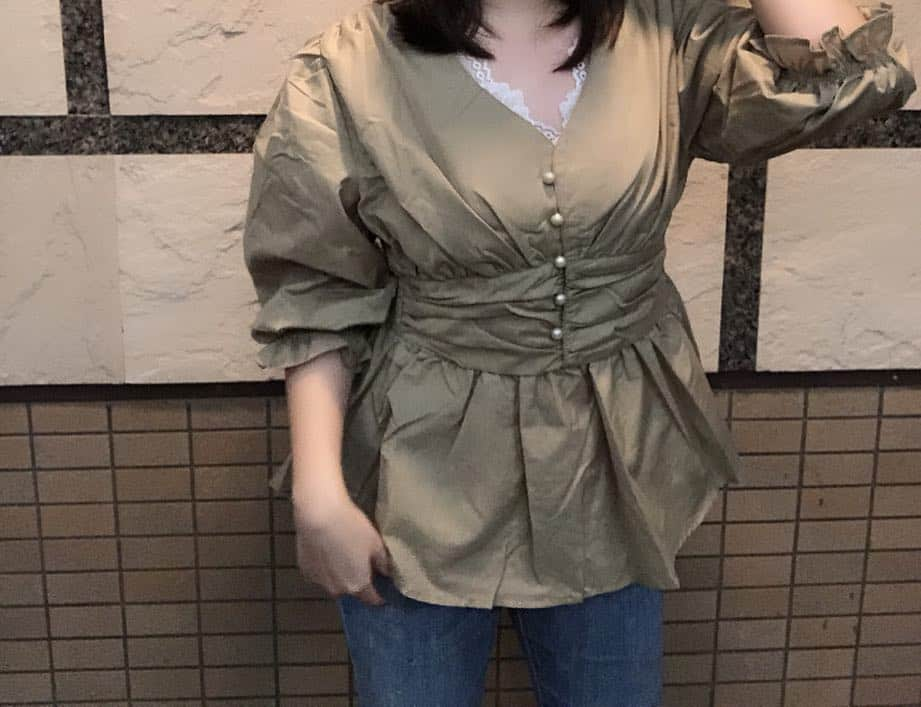 中嶋桃花さんのインスタグラム写真 - (中嶋桃花Instagram)「韓国行ってる間に届いてたお洋服第二弾❤︎ @fifth_store さんの🌷 40％offは魔法の言葉だ🧙‍♀️ ウエストがギャザーになってるからスタイルもよく見えるし春先活躍してくれそう🌸  ##fifth #fifthtl #フィフス#低身長コーデ #ウエストマークチュニック #モモstyle」3月30日 21時31分 - momoka_nakajima