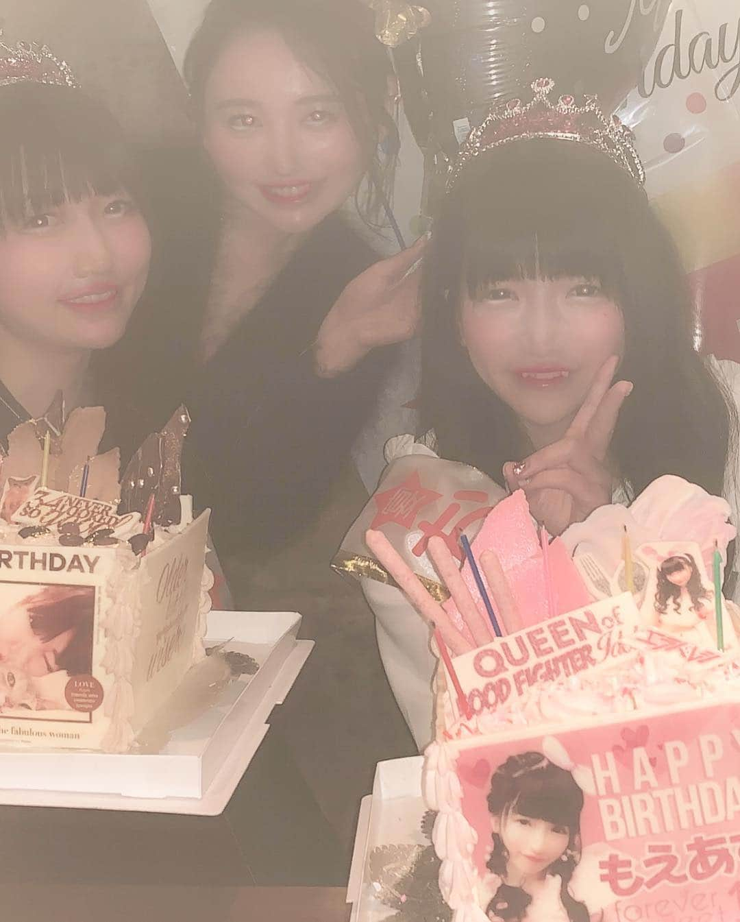 もえのあずきさんのインスタグラム写真 - (もえのあずきInstagram)「ののちゃん桃ちゃんたちがお誕生日お祝いしてくれたぁ🥺💓 ケーキかわいすぎ❤️しあわせ❤️❤️❤️ #お誕生日#バースデーサプライズ #バースデーケーキ #オーダーメイドケーキ #写真ケーキ#似顔絵ケーキ#おのののか ちゃん#桃ちゃん」3月30日 21時43分 - moeazukitty