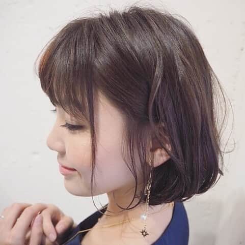のインスタグラム：「💇‍♀️💕 ・ ボブ復活💗 やっぱり短い方が好き〜🤭 ・ #riganuts赤羽店 @riganuts.akabane へ行ってきました💇‍♀️✨ ・ 子連れに優しい美容室で 息子ちゃんも良い子😭💦 ・ 丁寧なカウンセリングで 希望通りに仕上げてくれました💗 ありがとうございました😍✨ ・ #赤羽美容室 #赤羽ヘアサロン #赤羽カット #pr #コラボベース」