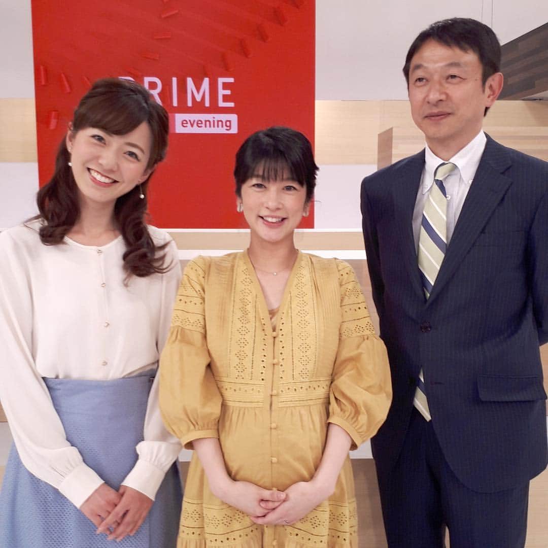 フジテレビ「プライムニュース イブニング」さんのインスタグラム写真 - (フジテレビ「プライムニュース イブニング」Instagram)「2週間ぶりに スタジオ出演の内田アナ。﻿ そして、この3人でお伝えするのもあと1日😔。﻿ きょうは3人の微笑ましい写真をたっぷりと😊😊。﻿ ﻿ #微笑ましい﻿ #笑顔﻿ #いい写真﻿ #連写﻿ #３月が終わる﻿ ﻿ #生野陽子﻿ ワンピース #beatrice @beatrice_fsf﻿ #野島卓﻿ ネクタイ #フェアファックス @fairfaxtokyo﻿ #内田嶺衣奈 @reina.uchida﻿ トップス スカート #epocatheshop @epocatheshop_offcial﻿ ﻿ #プライムニュースイブニング﻿ #島田彩夏 #倉田大誠 #反町理 #木村拓也 #海老原優香 #小澤陽子 #上中勇樹 #今湊敬樹 #酒井千佳﻿ #フジテレビ #アナウンサー」3月30日 21時50分 - livenews_it