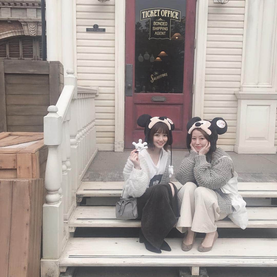 のインスタグラム：「. disneyの載せたい写真 たくさんある(^^)🖤 . #ディズニーシー#ディズニー」