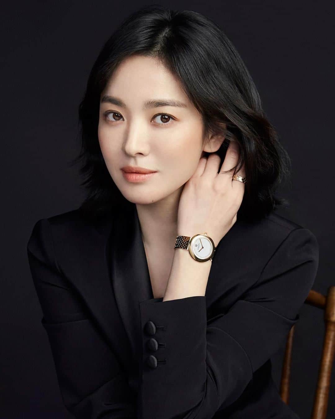 Chaumetさんのインスタグラム写真 - (ChaumetInstagram)「The true personification of grace and character, actress @kyo1122 wears our new Boléro watch. A modern watch for women that choose distinction. #Chaumet #GraceandCharacter #ChaumetBolero #ChaumetWatches」3月30日 22時00分 - chaumetofficial