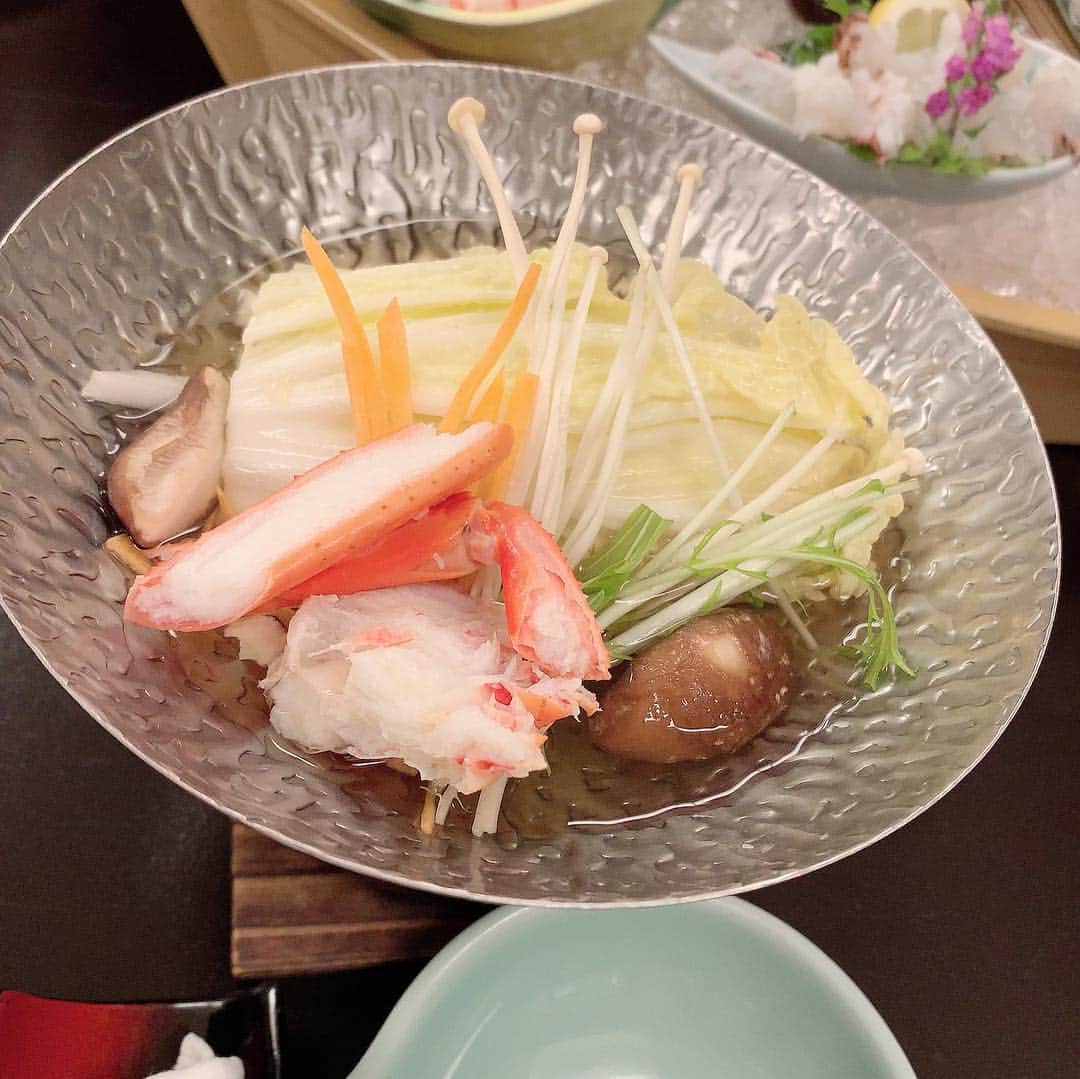 海月咲希さんのインスタグラム写真 - (海月咲希Instagram)「島根って美味しいものたくさんあるんだね😢💓 海の幸たまんねぇ〜！！！ #松江和らく #島根県 #しまねカミコン #海の幸 #個人的にはお米が最高でした #カニ愛してやまねぇ #こんな贅沢していいのか」3月30日 22時14分 - saki_mitsuki