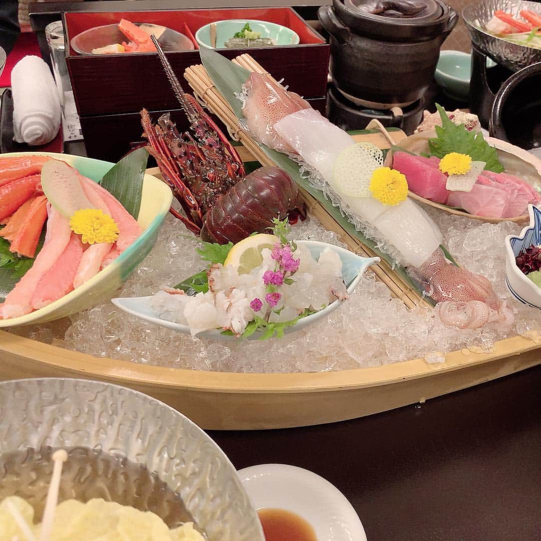 海月咲希さんのインスタグラム写真 - (海月咲希Instagram)「島根って美味しいものたくさんあるんだね😢💓 海の幸たまんねぇ〜！！！ #松江和らく #島根県 #しまねカミコン #海の幸 #個人的にはお米が最高でした #カニ愛してやまねぇ #こんな贅沢していいのか」3月30日 22時14分 - saki_mitsuki