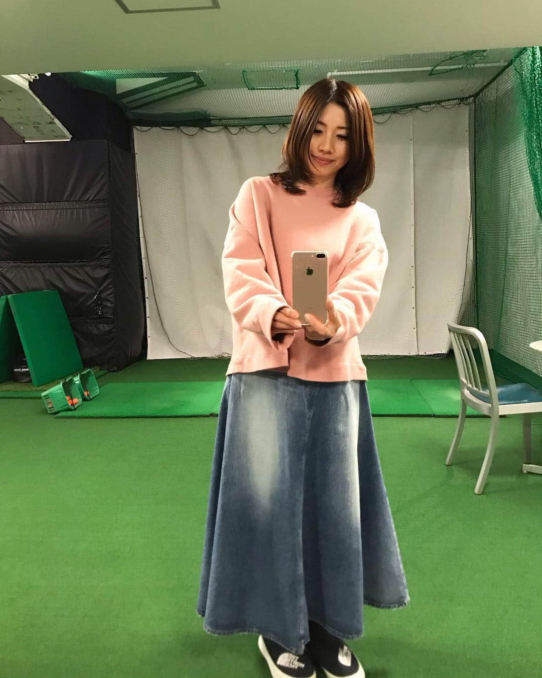 勝又優美さんのインスタグラム写真 - (勝又優美Instagram)「今日もお疲れさまでした！ 私服も全身BEAMS！🤗 #たまには普通のBEAMS  センス抜群デミルクスビームスの私のスタイリストさん💕😍 →@_kaede___  #最近服好き #気に入ると同じものを色ち買いする派 #beams #demiluxebeams #aton  #redcarddenim#thenorthface  #勝又優美」3月30日 22時20分 - yumi.katsumata