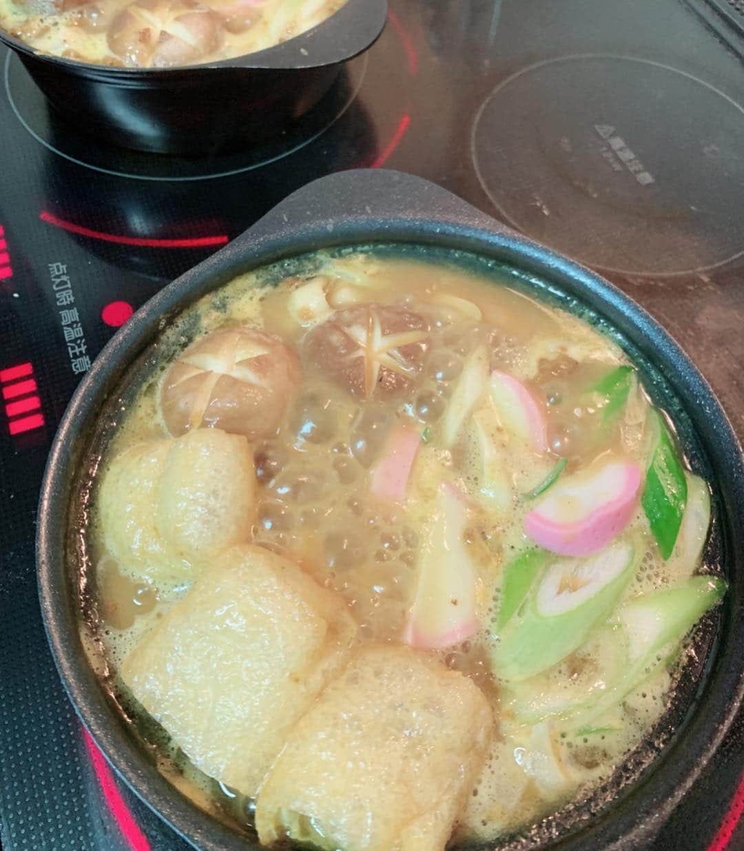 水谷雅子さんのインスタグラム写真 - (水谷雅子Instagram)「みなさんお疲れ様です🌠 まだまだ夜は冷えますね。 寒いと簡単一人鍋でお腹も心も温まります❤️ #晩御飯#リクエスト晩御飯#dinner #dinner_time  #カレーうどん#アツアツ鍋」3月30日 22時26分 - mizutanimasako