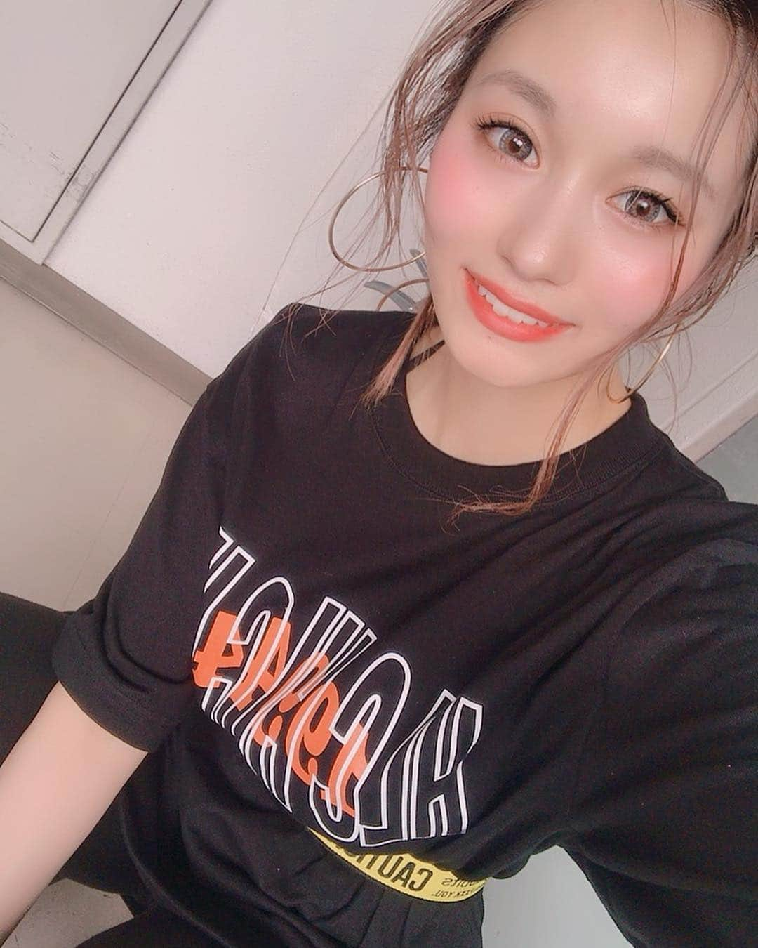 坂井朝香さんのインスタグラム写真 - (坂井朝香Instagram)「ちあっきー生誕のTシャツが可愛すぎる件。。。」3月30日 22時33分 - asaka_sakai_