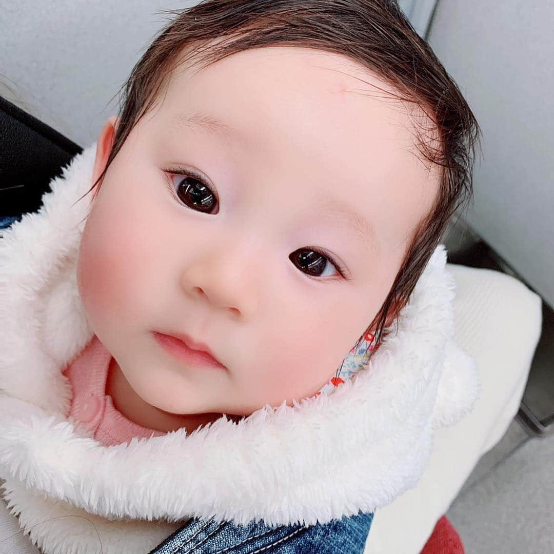 ?Yukihiro Ito?さんのインスタグラム写真 - (?Yukihiro Ito?Instagram)「🤱🏼🤱🏻🤱🏽 ・ 愛娘 咲凜 も今日で生誕4ヶ月を迎え まあまあサイズアップしてきたので 抱っこ紐を新調しました😍 ・ 今回の抱っこ紐は デニムがめっちゃ可愛い “CUSE BERRY“ ・ 機能性も抜群で 見た目と使い心地ともに言うことなし‼️笑 ・ これでまた色んなとこに 出かけるでー🚗🚃✈️⛵️ ・ ・ #ここだけの話 (´･Д･)」 ・ CUSE BERRYの良さは @kurumi.963 くるみに教えてもらった🤤 ・ 同い年babyを持つ パパさんママさんからの情報は本当にありがたい😍 ・ パパさんママさん 情報交換色々お願い致します🤲 ・ #生後4ヶ月 #baby #今日の咲凜 #親ばか部 #親バカ部 #コドモノ #ママリ #mamari #ベビフル #親バカ #育児 #新米ママ #新米パパ #夫婦 #愛娘 #抱っこ紐 #cuseberry #キューズベリー #ergobaby #エルゴ #berryhug」3月30日 22時34分 - yukky0729