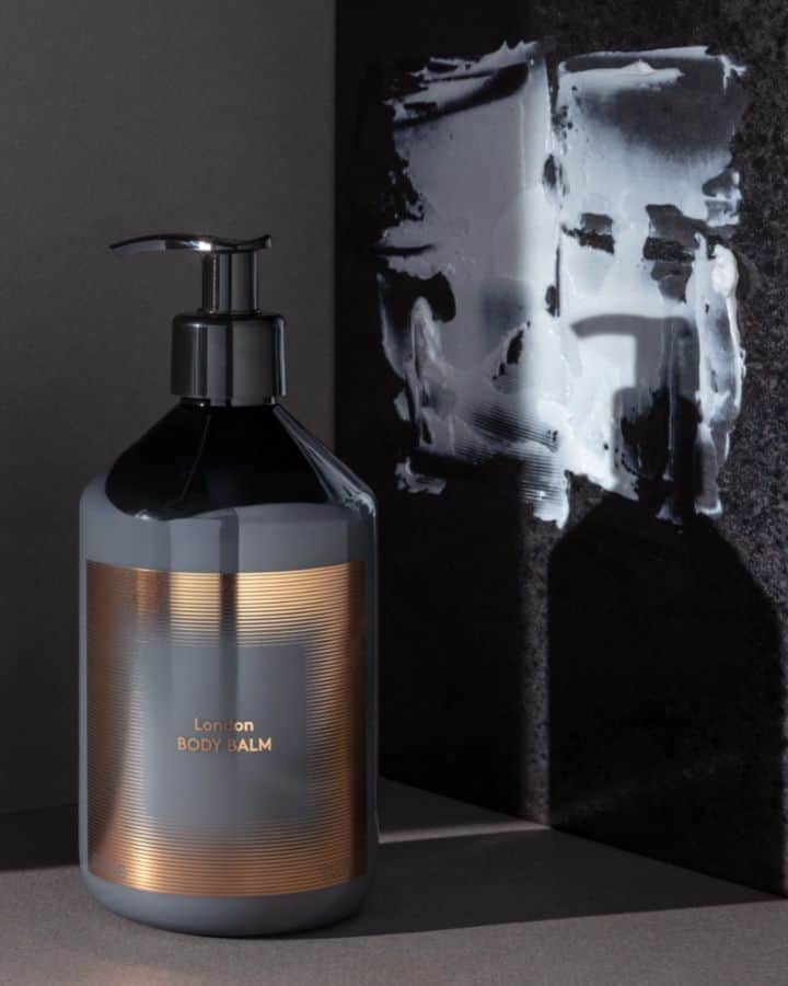 のインスタグラム：「Our ECLECTIC scents; Royalty, London and Orientalist now as a body wash, body balm and bath & shower gel.⁣ ⁣ Link in profile. ⁣ ⁣ #tomdixon #tomdixonECLECTIC #london #royalty #orientalist #bathbody #tomdixonwash #luxurysoap #newness」