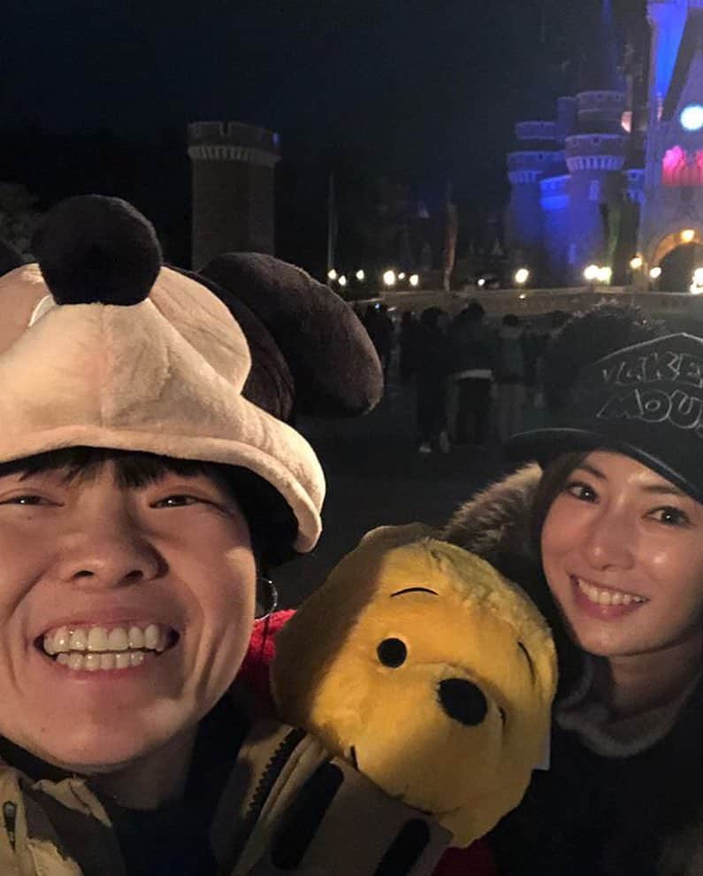 北川景子　ファンアカウントのインスタグラム：「#北川景子 #イモトアヤコ  #ディズニーランド  #keikokitagawa  #disneyland  #pooh  #mickeymouse」