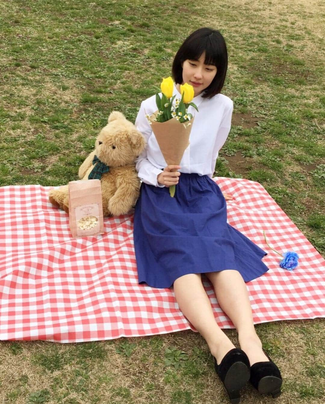 中嶋春陽さんのインスタグラム写真 - (中嶋春陽Instagram)「春だけどまださむいね もう4月に入りますね 写真を撮ってもらった合間にまに  #春 #春よ来い  #hal #halhi #中嶋春陽  #もうすぐ20歳  #10代最後 #ちうりっぷ」3月30日 23時04分 - hal_ru