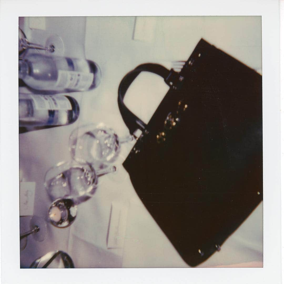 グッチさんのインスタグラム写真 - (グッチInstagram)「The interlocking G and Horsebit hardware decorates the #GucciZumi bag by @alessandro_michele, photographed on the arm of the bag’s namesake, experimental musician and actress Zumi Rosow, @fangusz666, at a dinner in London to celebrate the collection’s launch. #AlessandroMichele Discover the bag through link in bio.  Photo by @billaltaright」3月30日 23時04分 - gucci