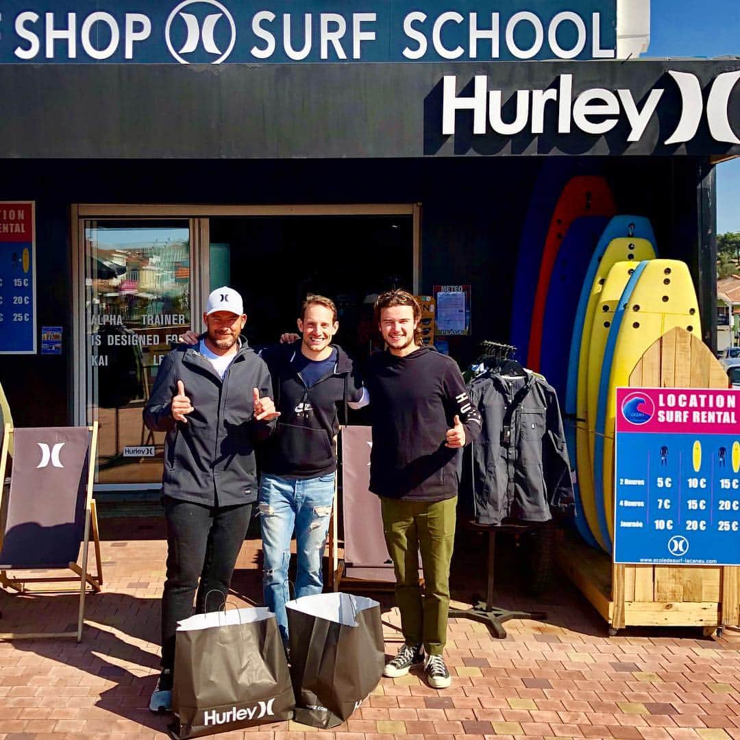 ルノー・ラビレニさんのインスタグラム写真 - (ルノー・ラビレニInstagram)「Merci @hurleystore_lacanau et @nike pour le shopping surf 🏄🏻‍♂️🤙🏼 Équipé pour l’année 🙌🏼 @oceanexperiencelacanau」3月30日 23時31分 - airlavillenie